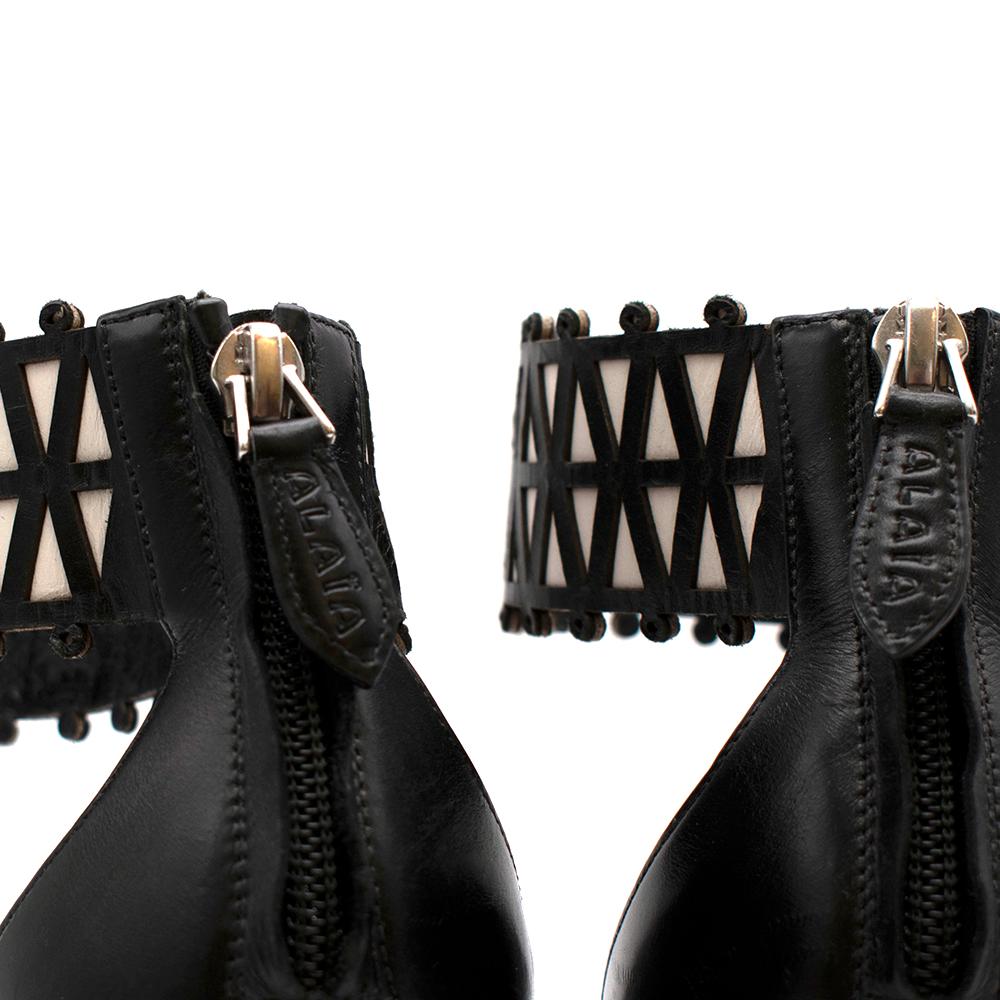 Alaia Stiletto Black & White Laser Cut Sandals - EU 40 For Sale 6