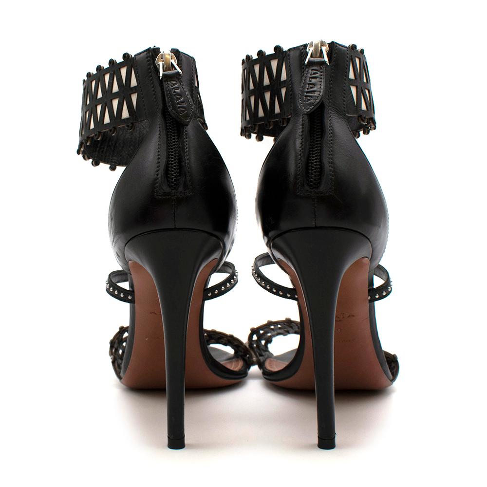 Women's Alaia Stiletto Black & White Laser Cut Sandals - EU 40 For Sale
