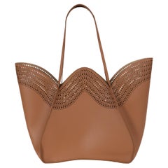 ALAIA tan leather 2023 LILI 32 VIENNE Shopper Tote Bag