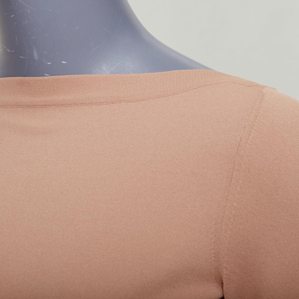 ALAIA - Pull à manches courtes et col bateau en viscose mélangée nude et tan FR36 S
Référence : SNKO/A00570
Marque : Alaia
Matériau : Viscose
Couleur : marron
Motif : Solide
Fermeture : Pull-over
Fabriqué en : Italie

CONDITION :
Condition : Très