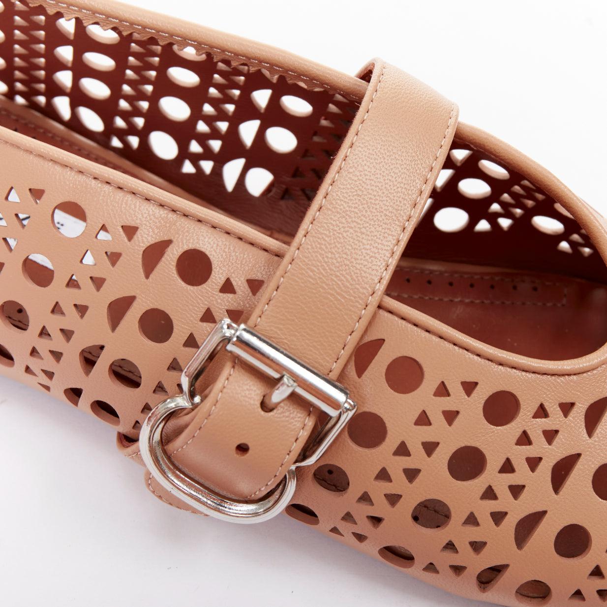 ALAIA Vienne tan Leder ausgeschnitten Schnalle maryjane Ballerina Wohnungen EU37 im Angebot 2