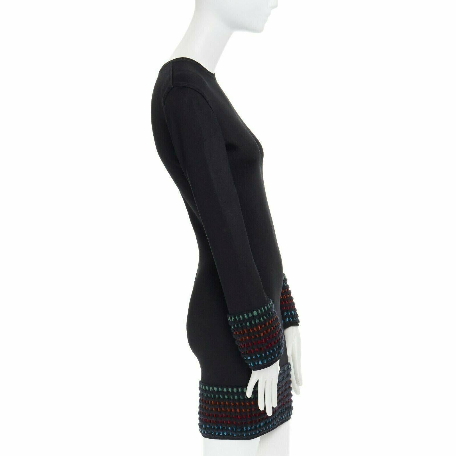 Alaïa - Robe moulante noire vintage à ourlet en crochet multicolore, taille US 4 Pour femmes en vente
