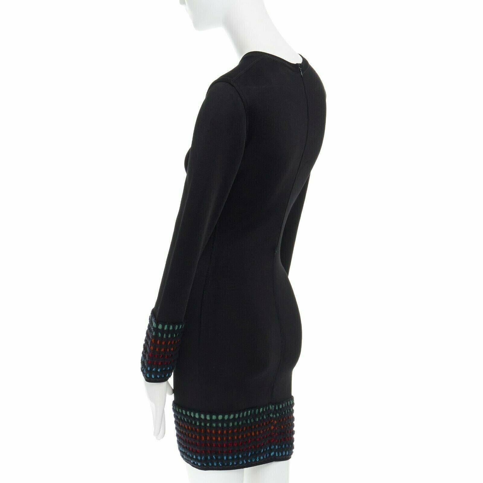 Alaïa - Robe moulante noire vintage à ourlet en crochet multicolore, taille US 4 en vente 2