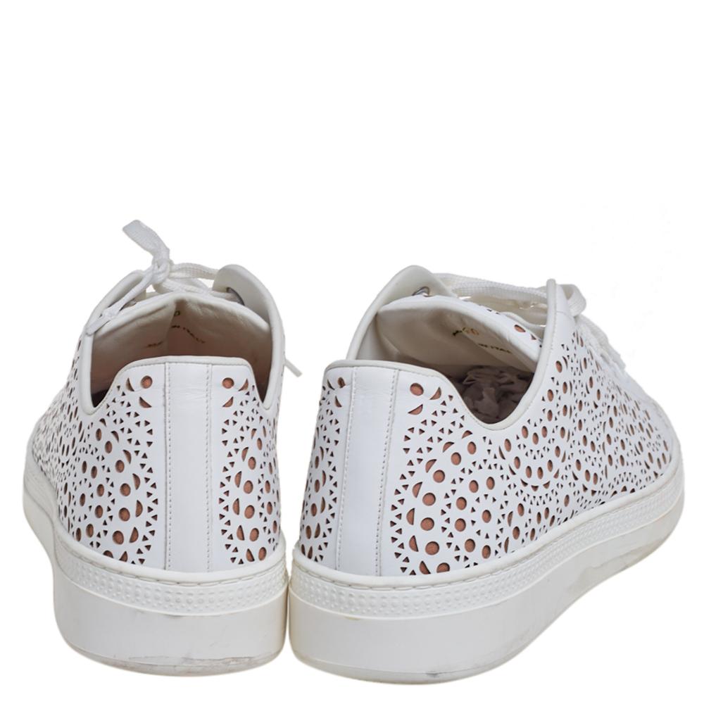 Alaia Weiß Laser Cut Leder Lace Up Turnschuhe Größe 40 (Grau)