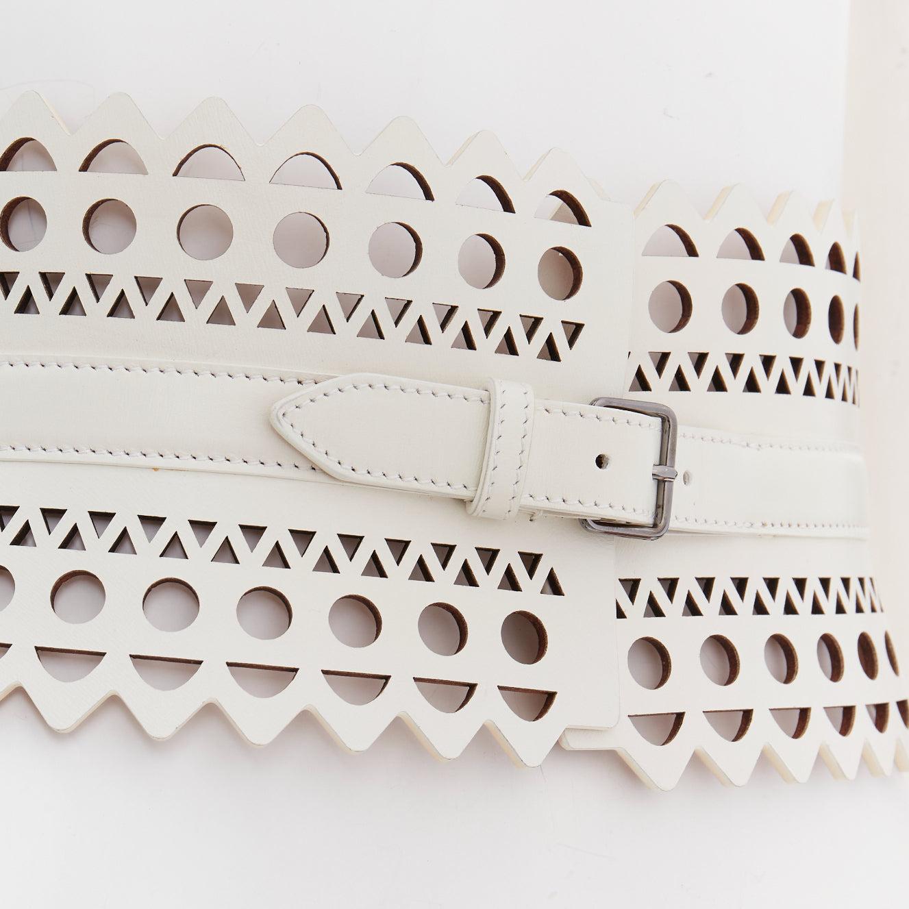 ALAIA white leather geometric cut out scallop edge wide corset belt 65cm For Sale 2