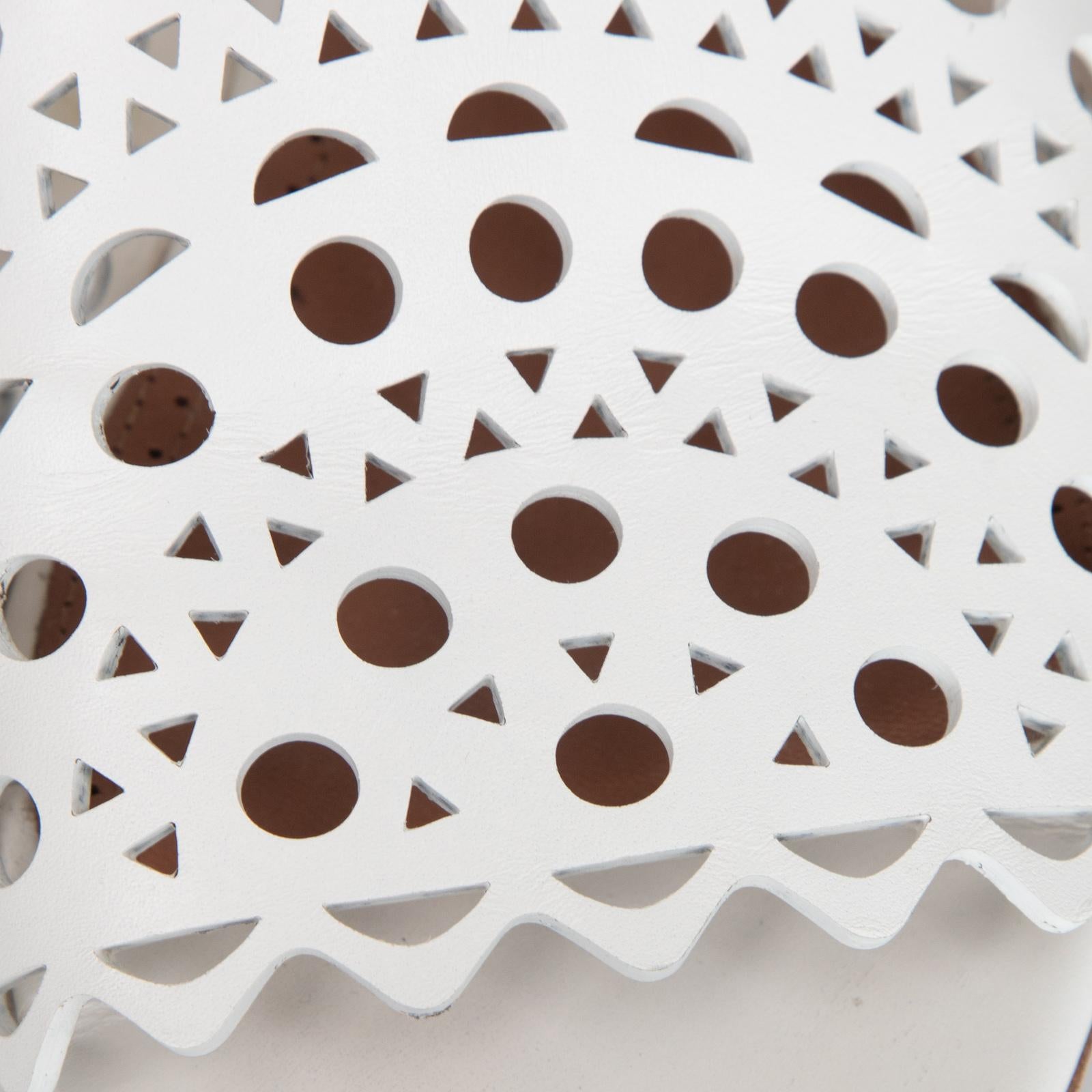 Alaïa Sandales en cuir blanc Lasercut Taille IT 37 Pour femmes en vente