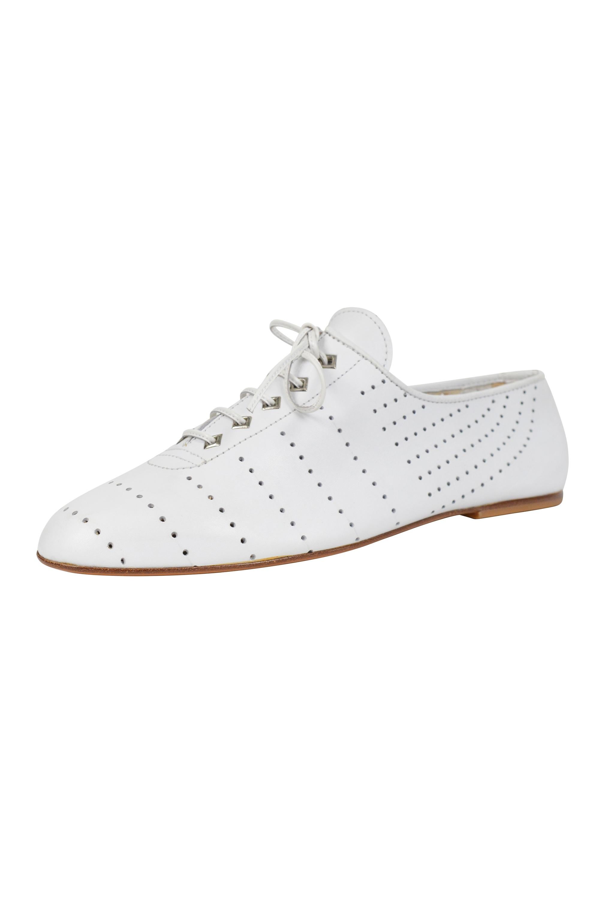 Alaia White Leather Perforated Brogue Oxford Shoes 80S-90S In Excellent Condition For Sale In Los Angeles, CA