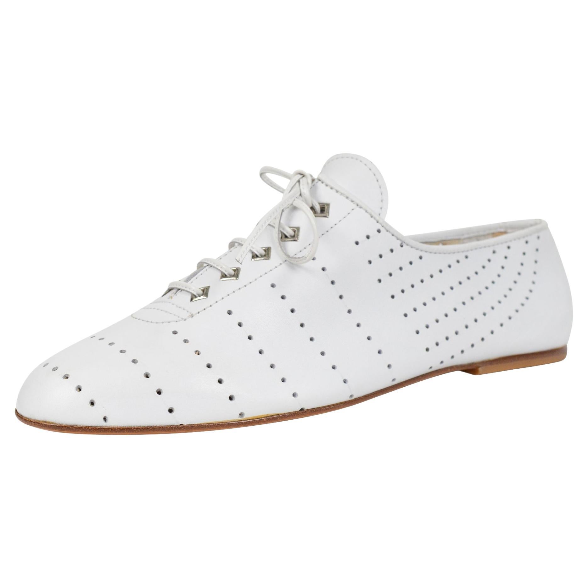 Alaia Perforierte Brogue Oxford-Schuhe aus weißem Leder 80er-90er Jahre im Angebot