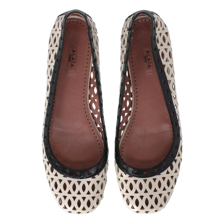 Alaia Woman Ballet flats Black Leather IT 38 For Sale at 1stDibs