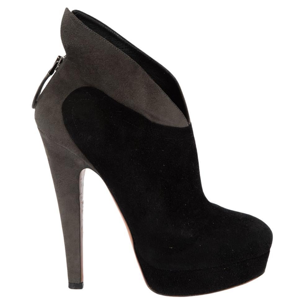 Alaïa Women's Black & Grey Contrast Platform Ankle Boots For Sale