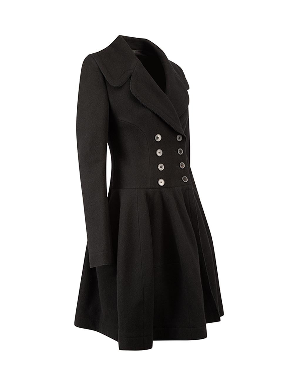 CONDITION is Good. Minor wear to coat is evident. Light wear to the rear collar edge and sleeve cuffs with slight bobbling on this used Alaïa designer resale item. 



Details


Black

Wool

Long coat

Double breasted

Skirted hemline





Made in
