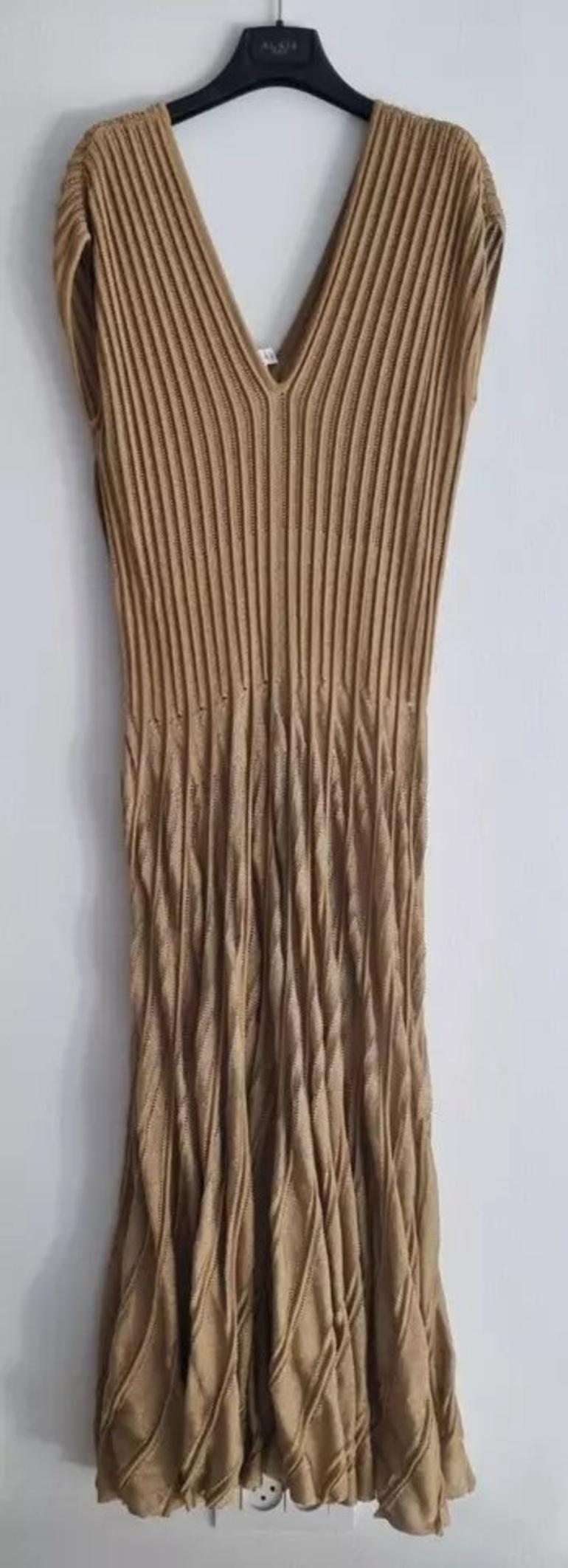 Alaia Damen Fit & Flare 3D Transparentes Kleid aus geripptem Lurex mit V-Ausschnitt und goldenem Maxi Größe 42 (Braun) im Angebot