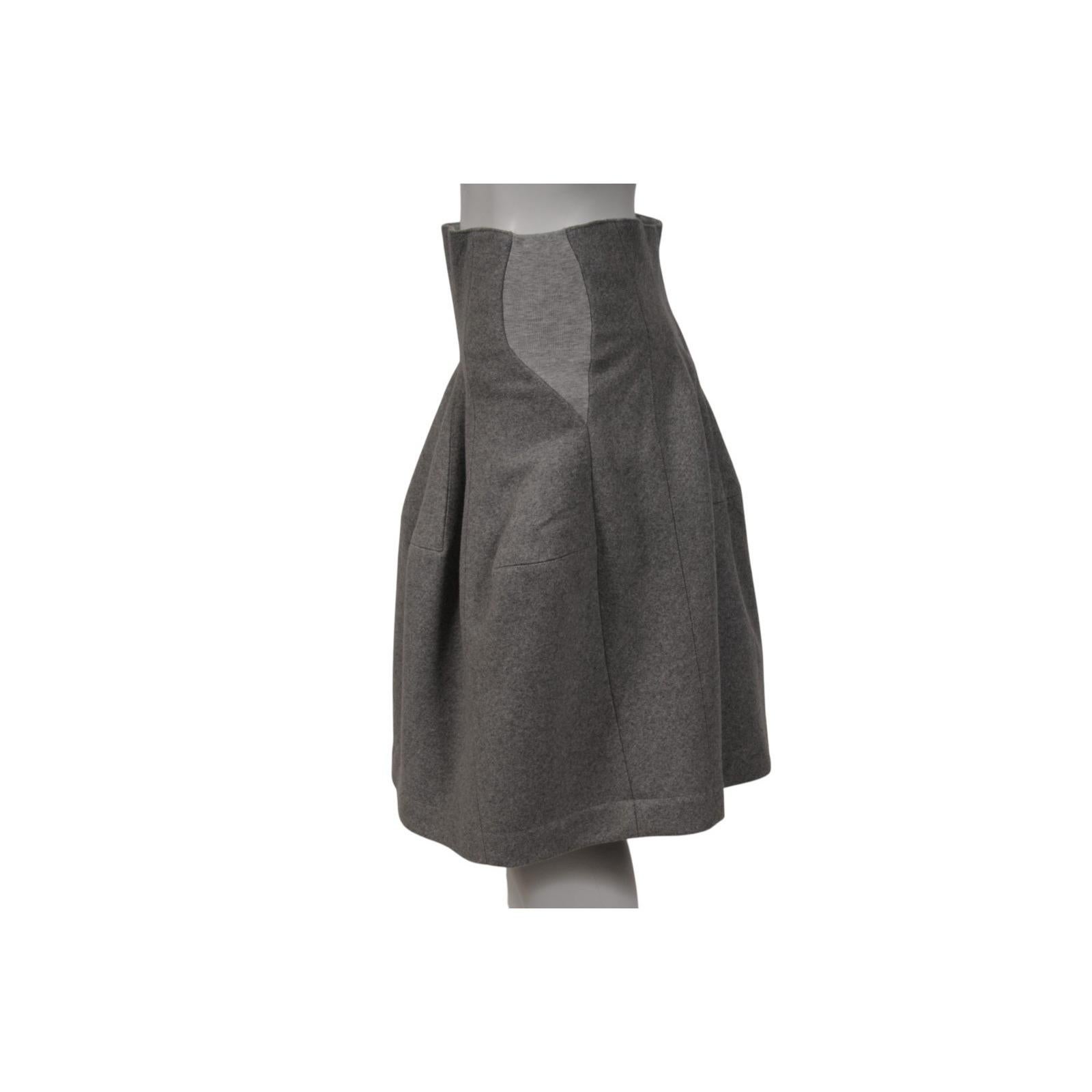 Alaia Donna Gonna a vita alta grigia a pieghe in misto lana elasticizzata Senza Etichetta Taglia In condizioni buone in vendita a North Miami, FL
