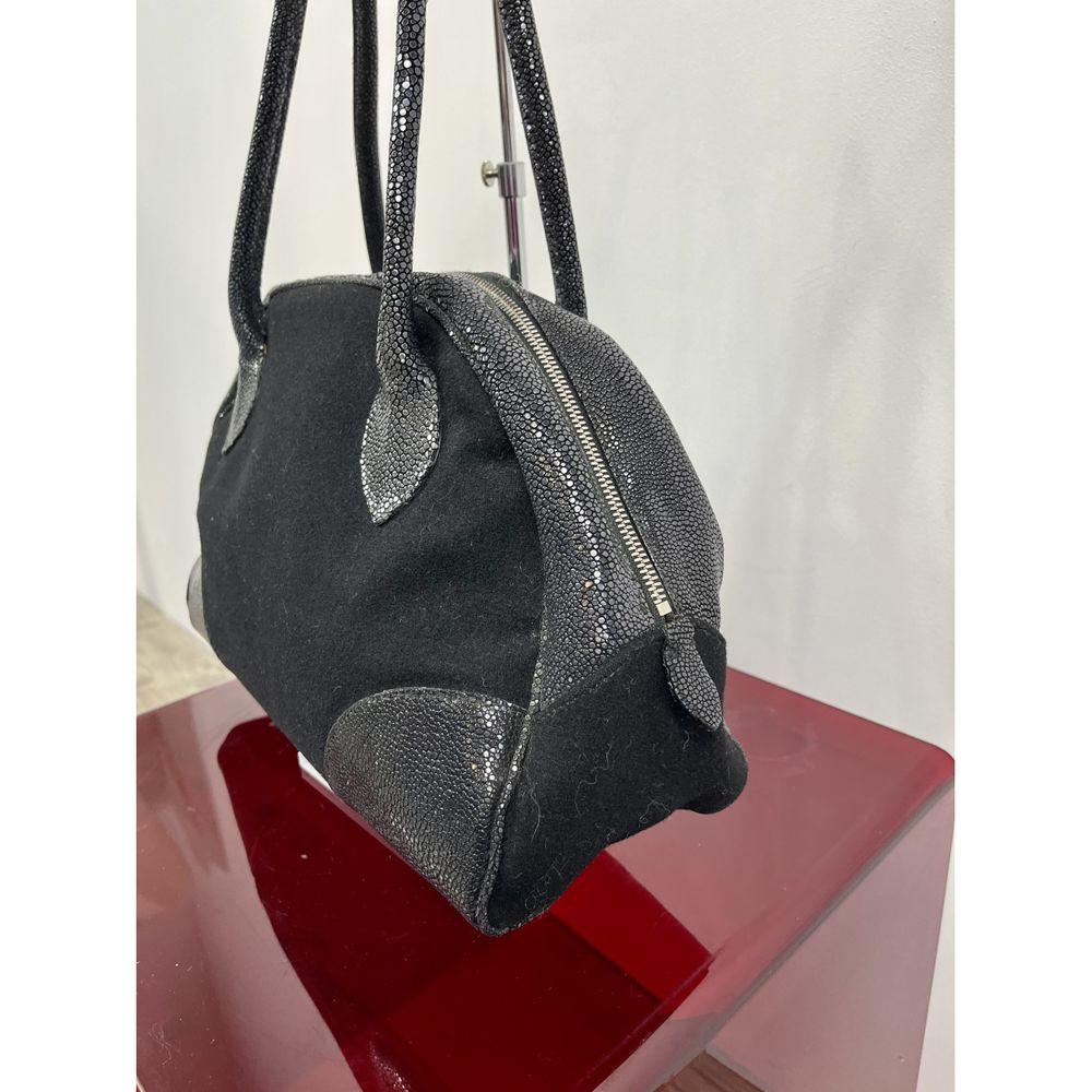 Alaïa Wool Handbag in Black In Good Condition For Sale In Carnate, IT