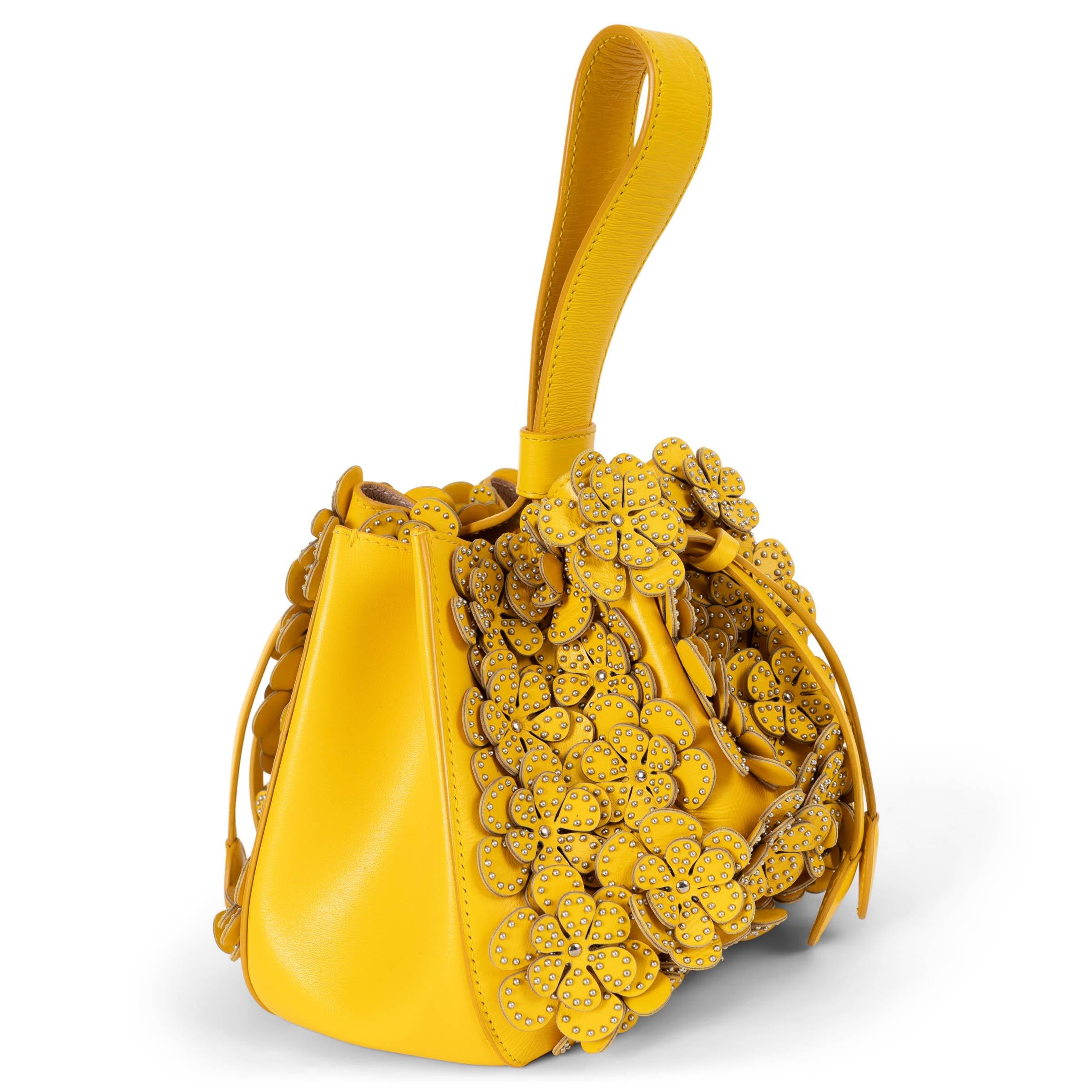 Alaia☺︎アライア入手困難！イエローbag Alaia Butter Yellow Leather Box B 16 Handbag