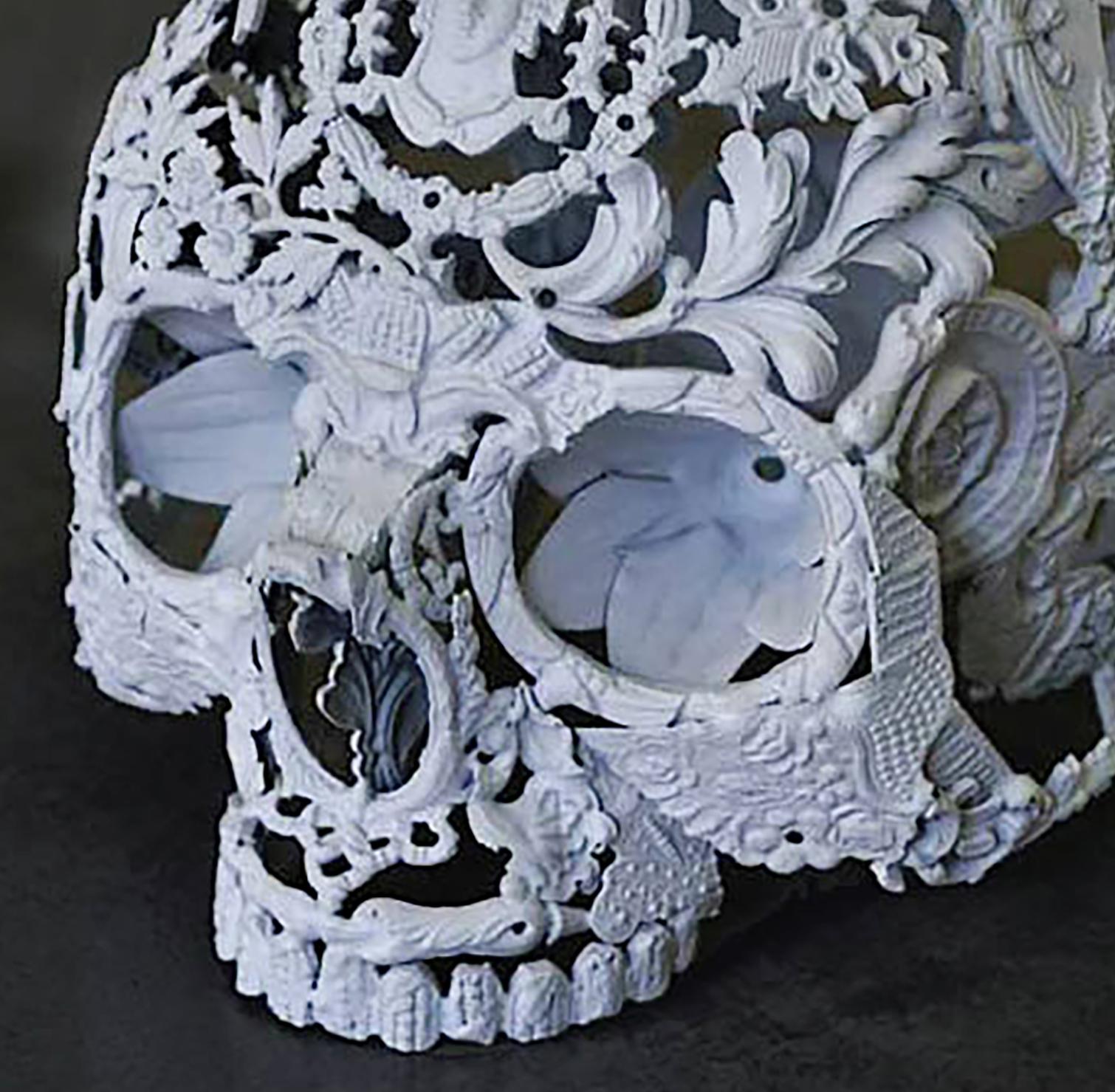 Petit Blanc - Skull Bronze Sculpture - Unique Piece For Sale 1