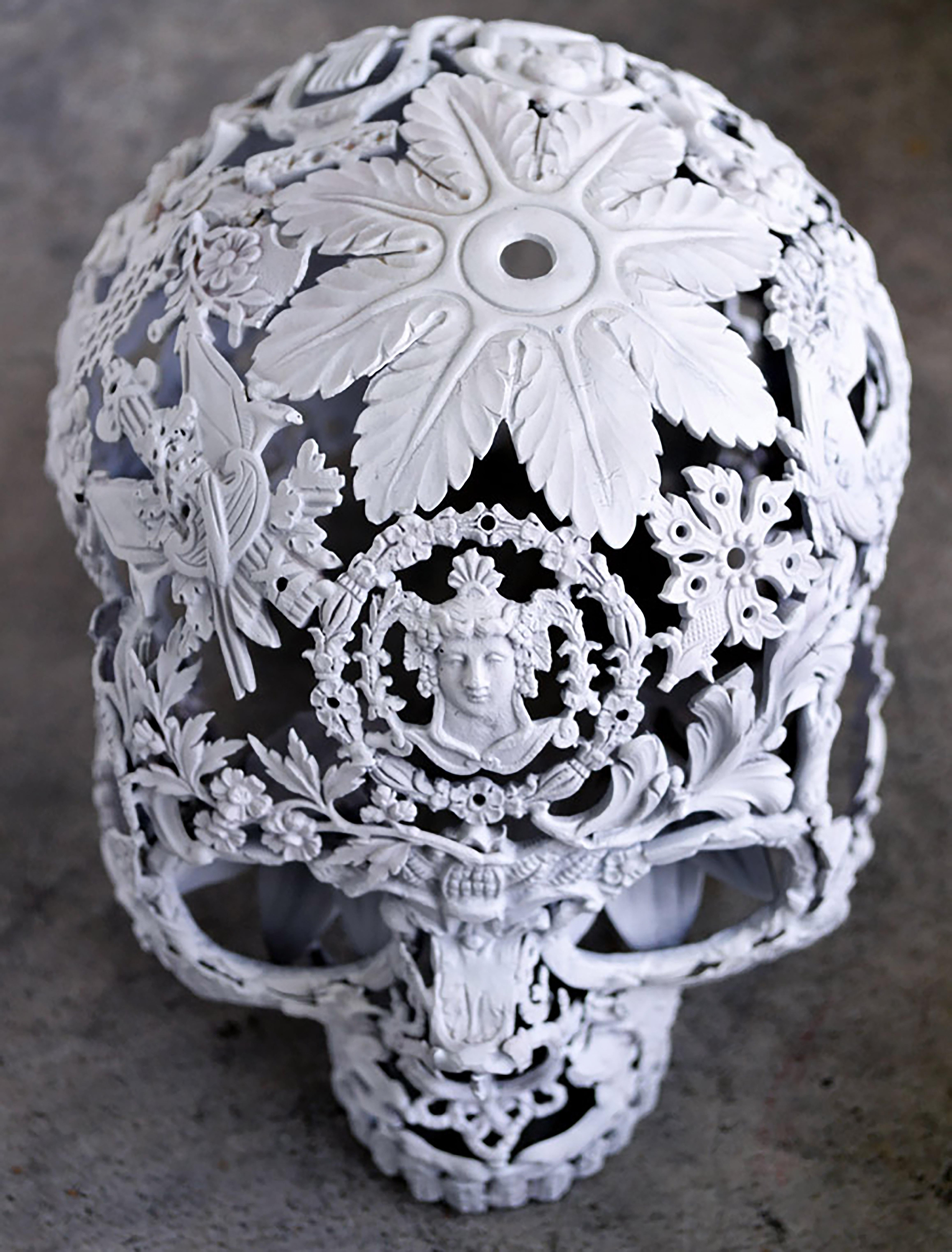 Petit Blanc - Skull Bronze Sculpture - Unique Piece For Sale 3