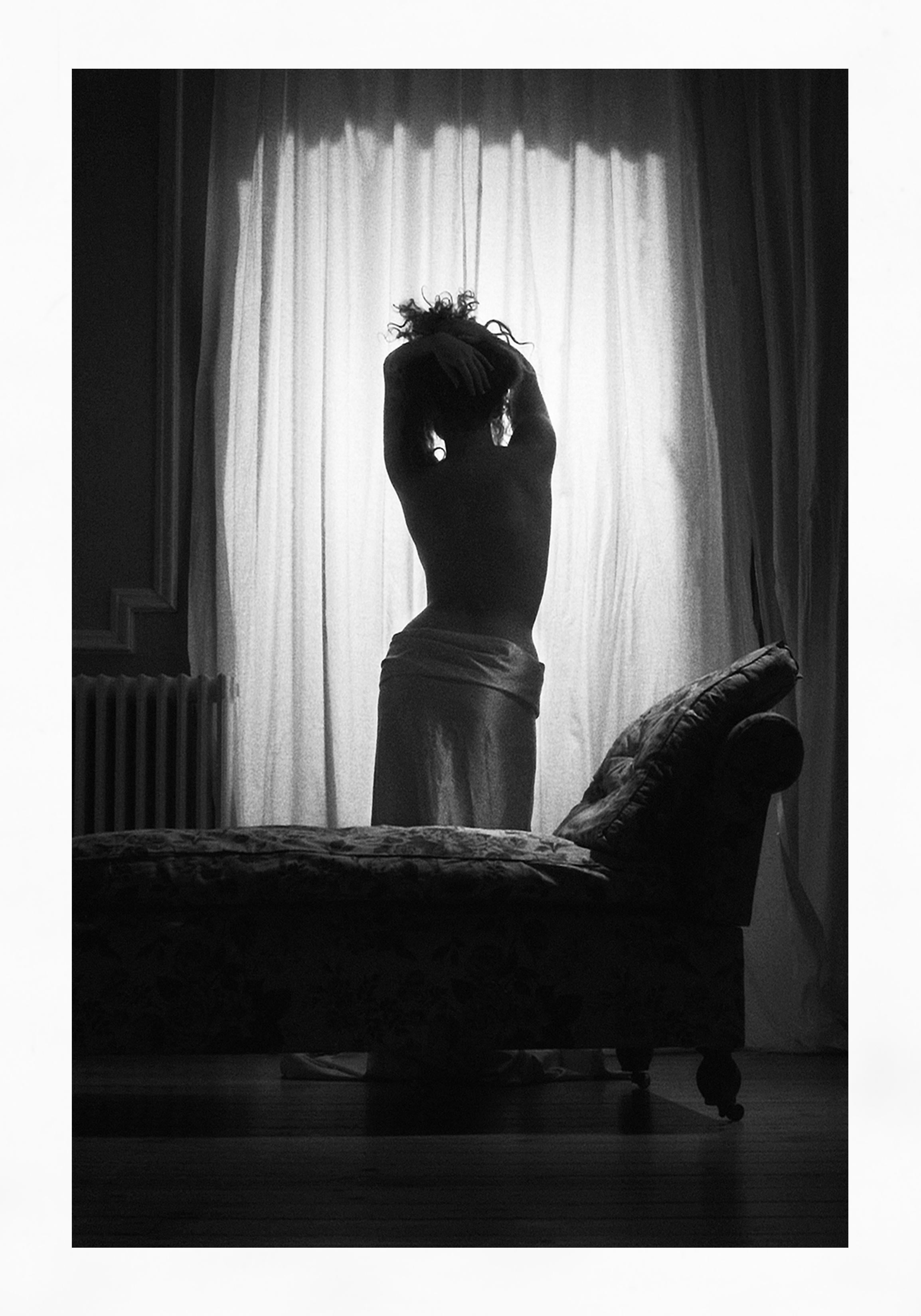 Marie av Albert 1992 - Black Nude Photograph by ALAIN DAUSSIN 