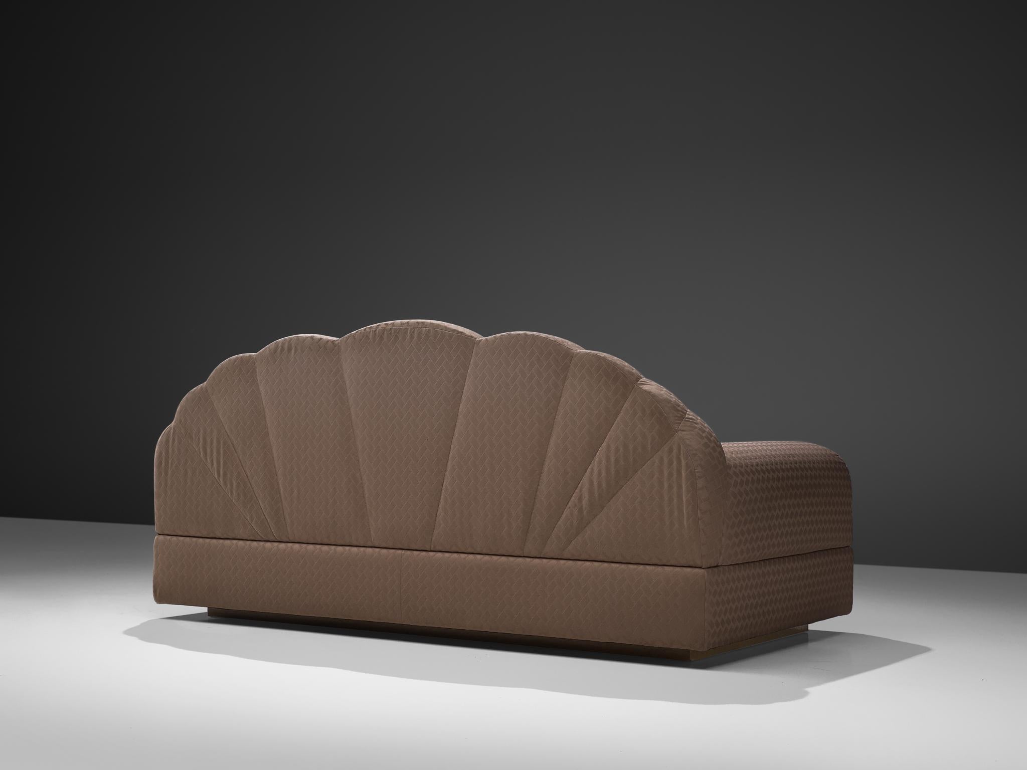 Dreisitzer-Sofa „Salon“ von Alain Delon mit taupefarbener Polsterung im Angebot 1