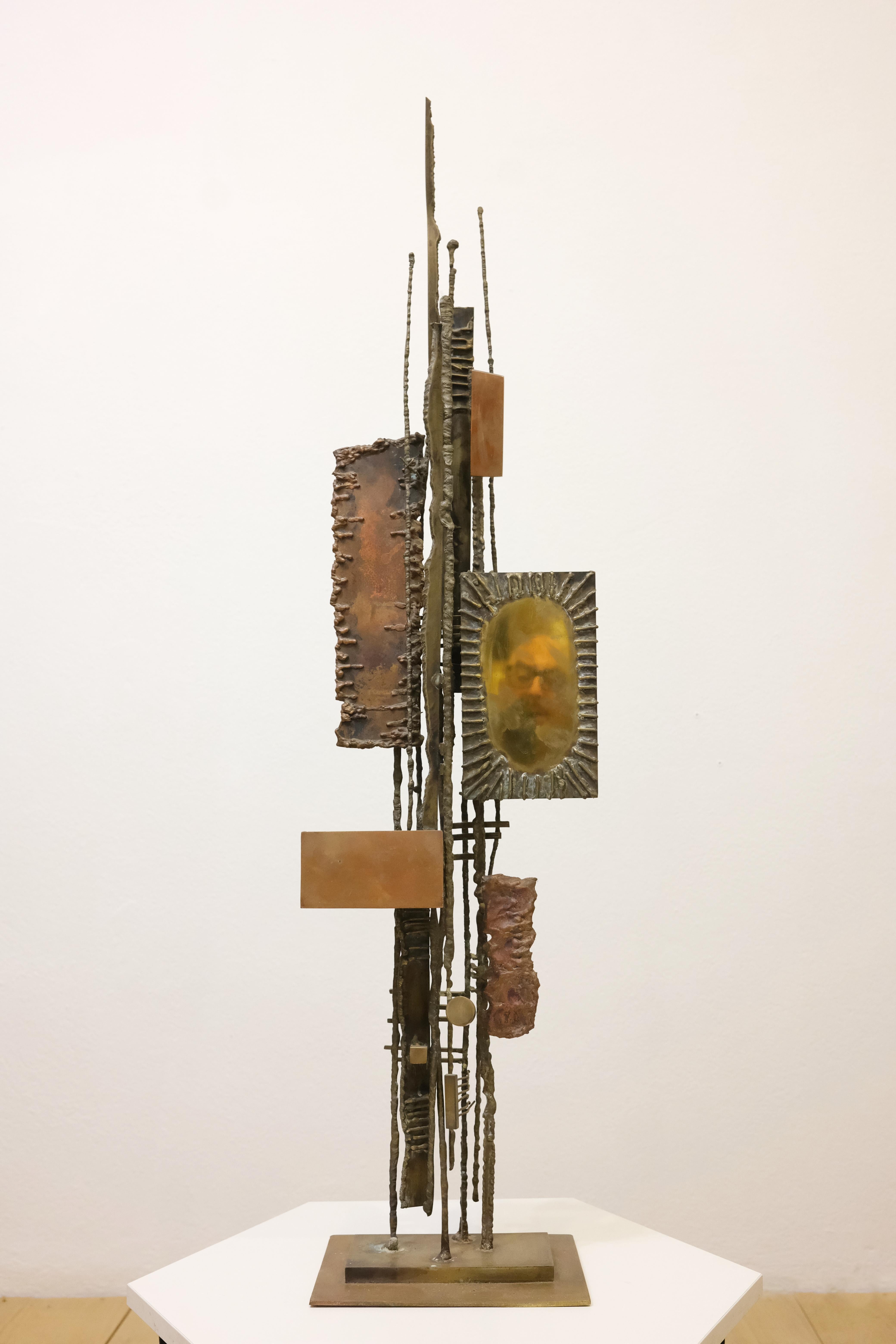 Français Alain Douillard (1929-2017), Sculpture totem, pièce unique, vers 1970. en vente