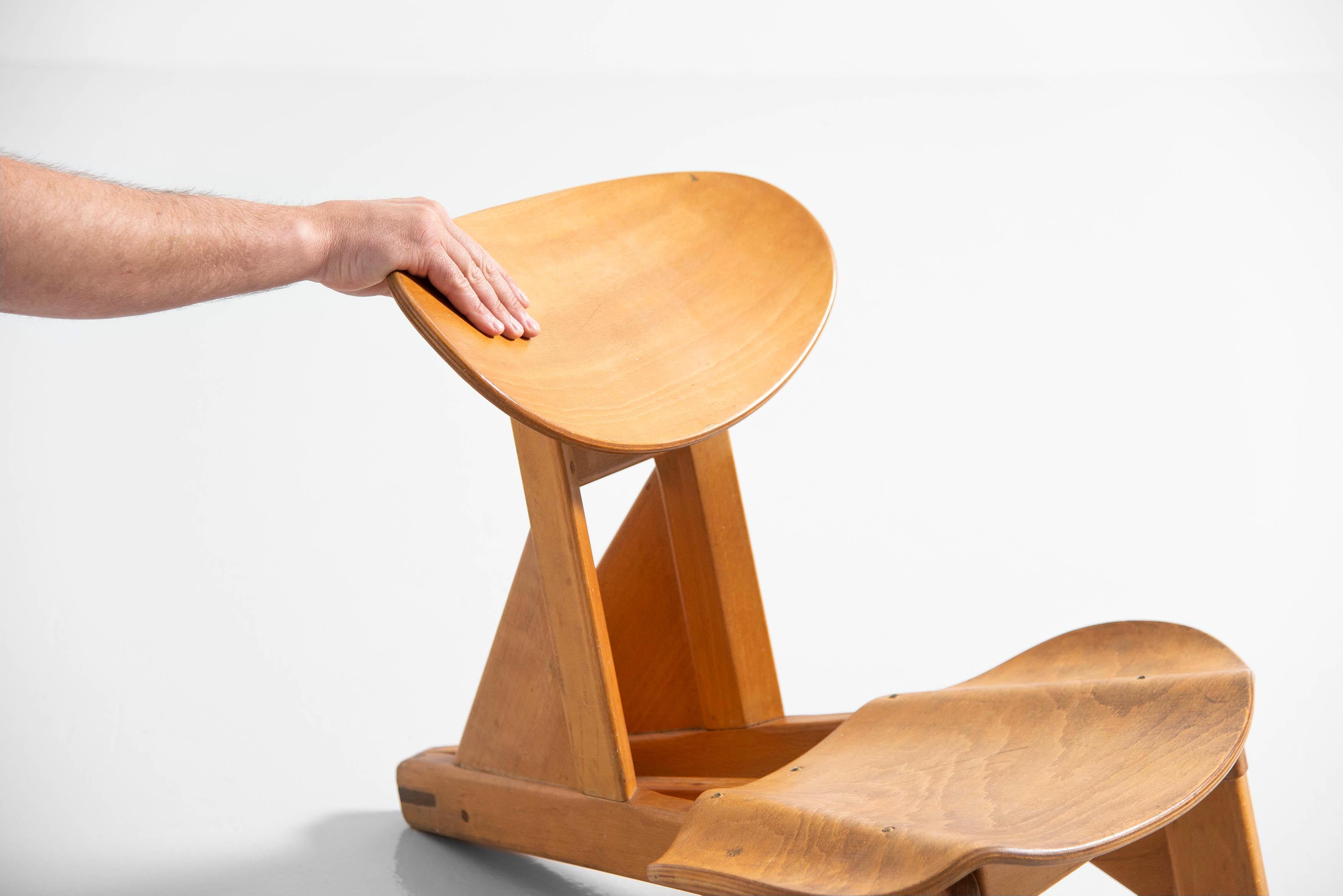 Mid-Century Modern Chaise basse sculpturale Alain Gaubert France 1950