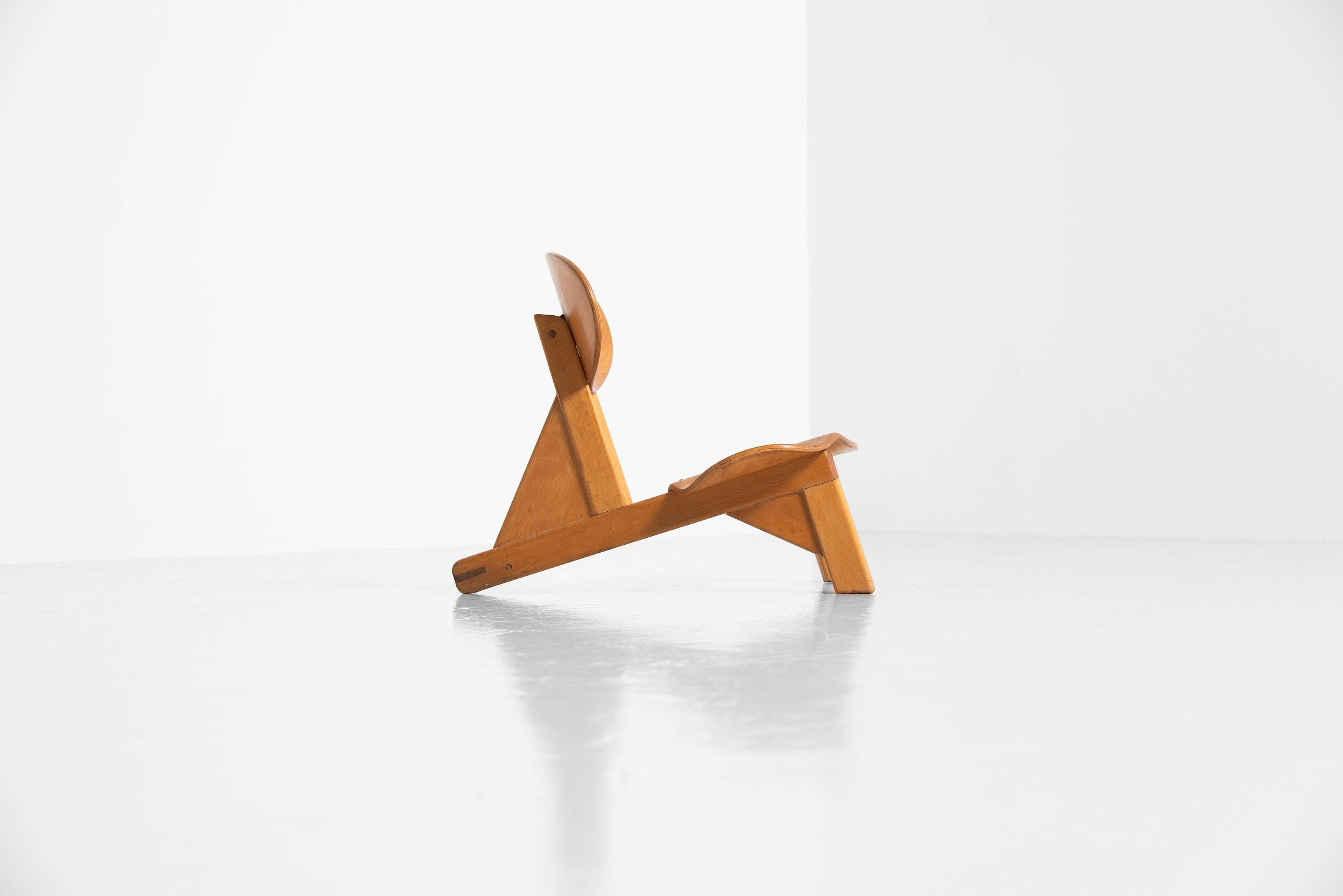 Hêtre Chaise basse sculpturale Alain Gaubert France 1950