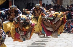 Bailarinas de campanas de Bután" 1985 Edición limitada de impresión en pigmento de archivo