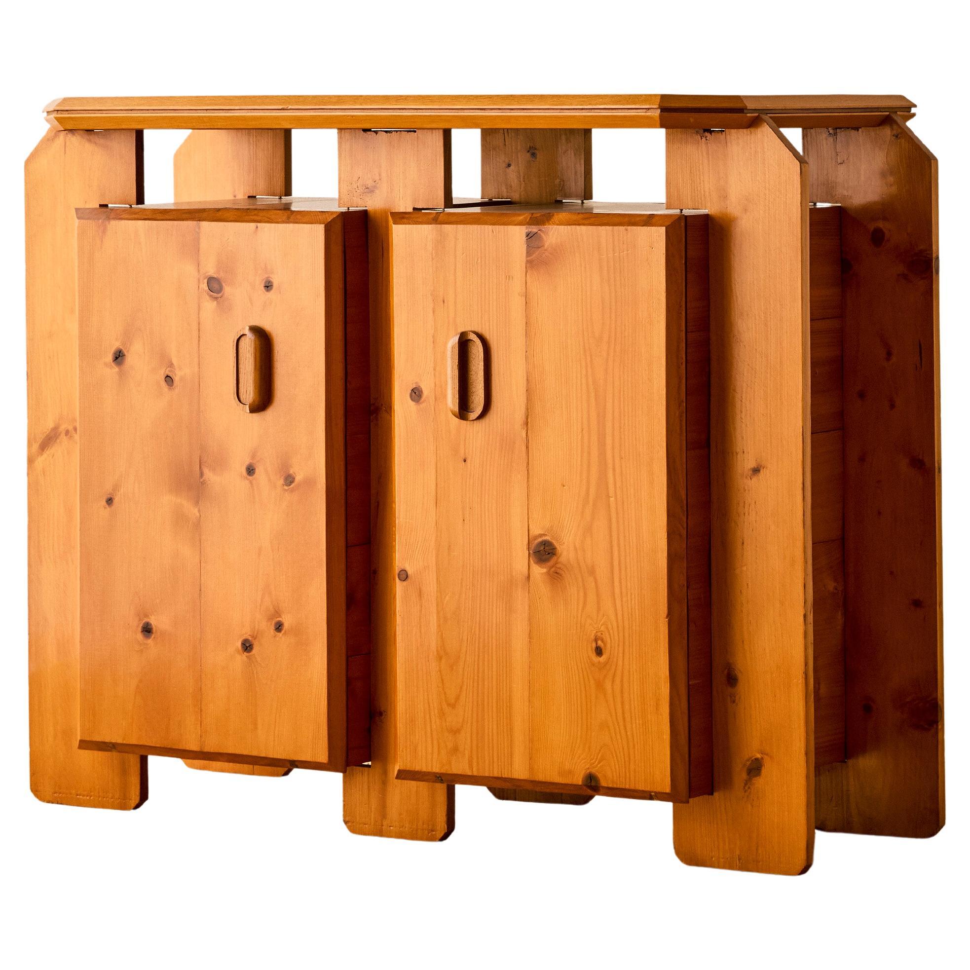 Buffet en pin Alain Marcoz c. 1970 en vente