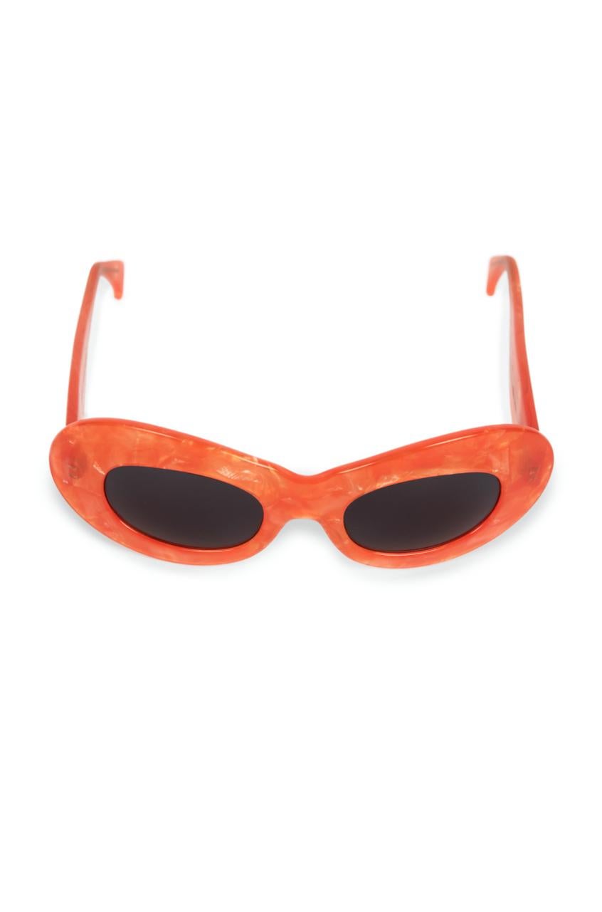 1990s ALAIN MIKLI Orange Mother-of-Pearl Oval Cat-Eye Sunglasses Model 4101 596 In Excellent Condition In Munich, DE