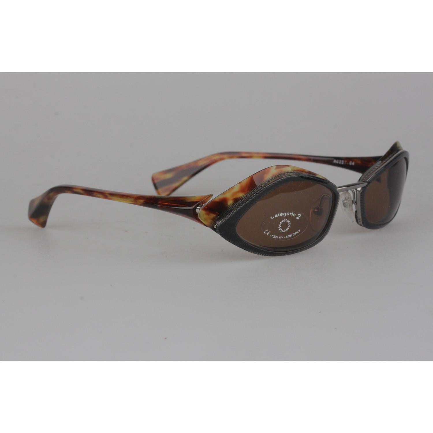 Vintage ALAIN MIKLI Sunglasses. Handmade in France, mid 1990s model. Mod. A0227 - 04. Brown unusual shaped Frame. Light Brown Original 100% UV MIKLI Lens - 