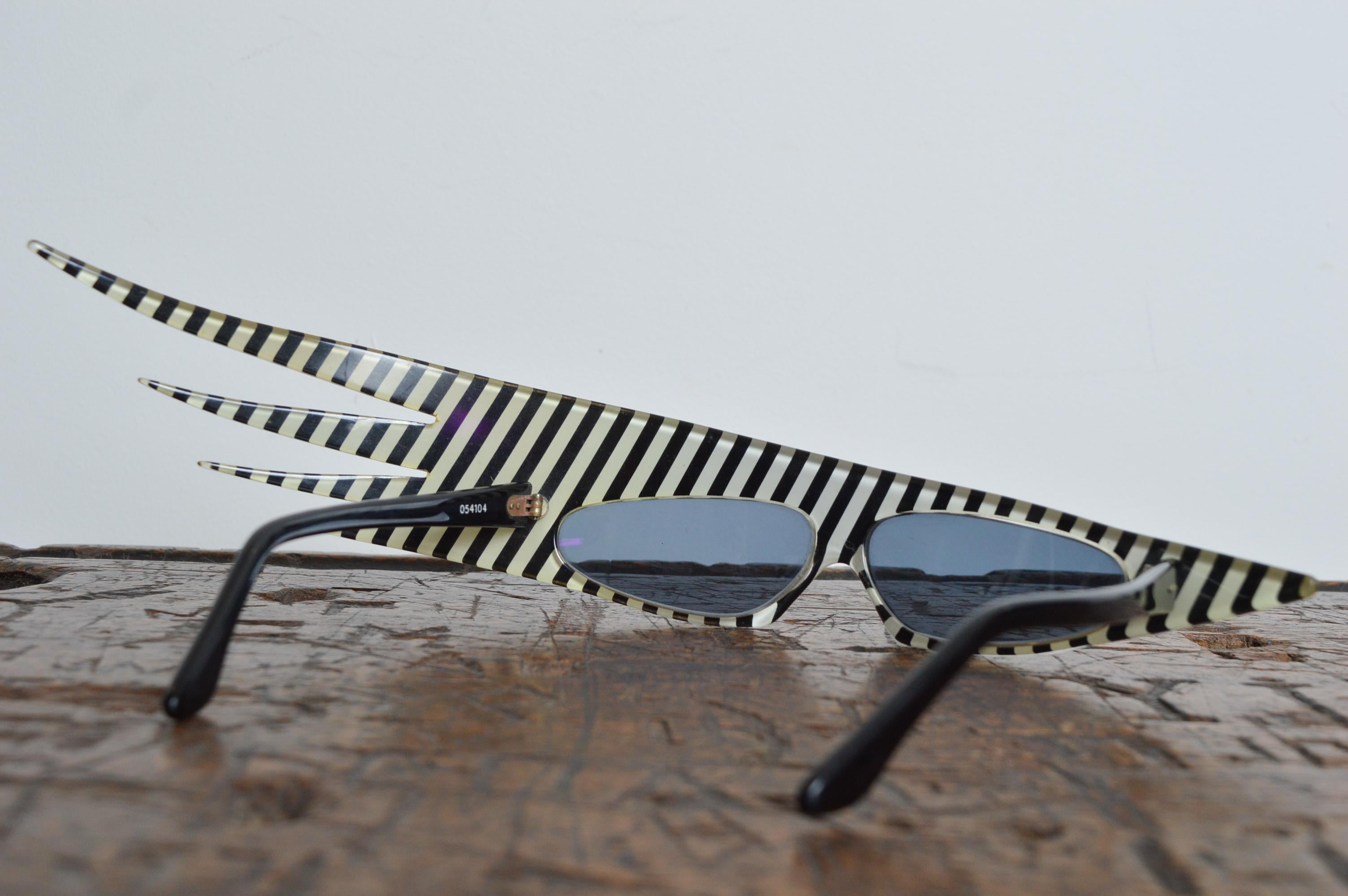 Women's or Men's Alain Mikli Rare 1980s Plume Striped Avant Guard Crazy Sunglasses - Loud Shades