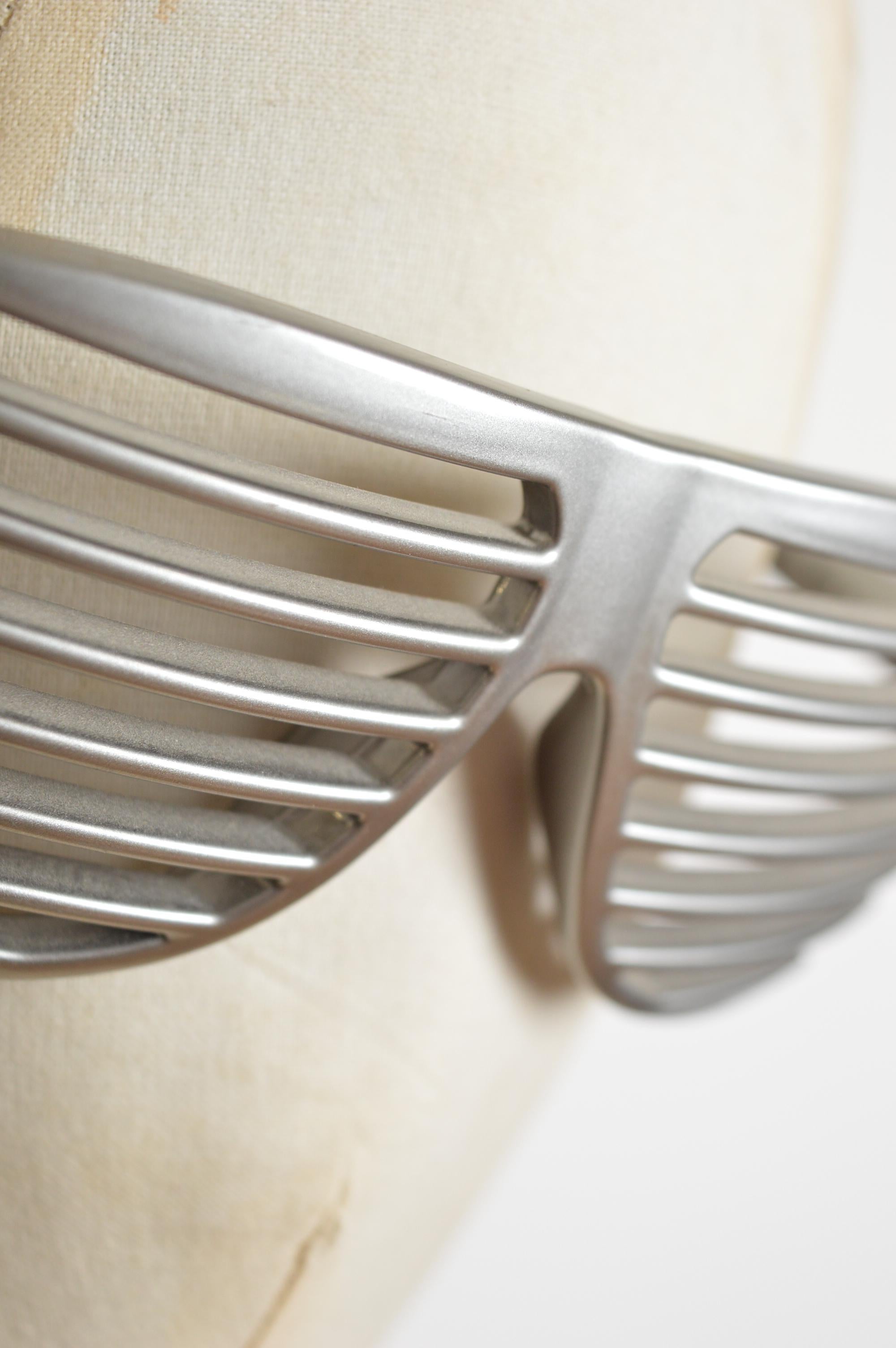 ALAIN MIKLI Persiana plateada vintage Gafas de sol Avant Guard Eyewear en Excelente estado para la venta en Sheffield, GB