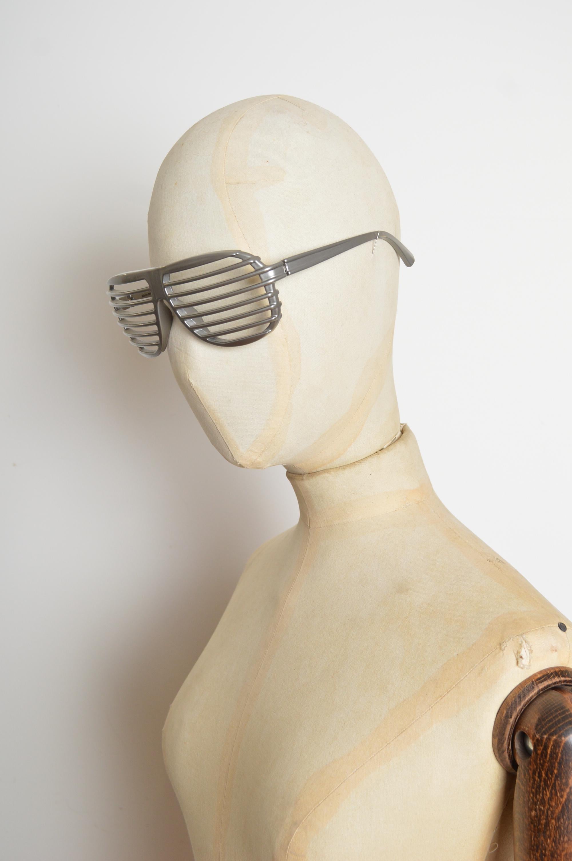 ALAIN MIKLI Persiana plateada vintage Gafas de sol Avant Guard Eyewear en venta 2