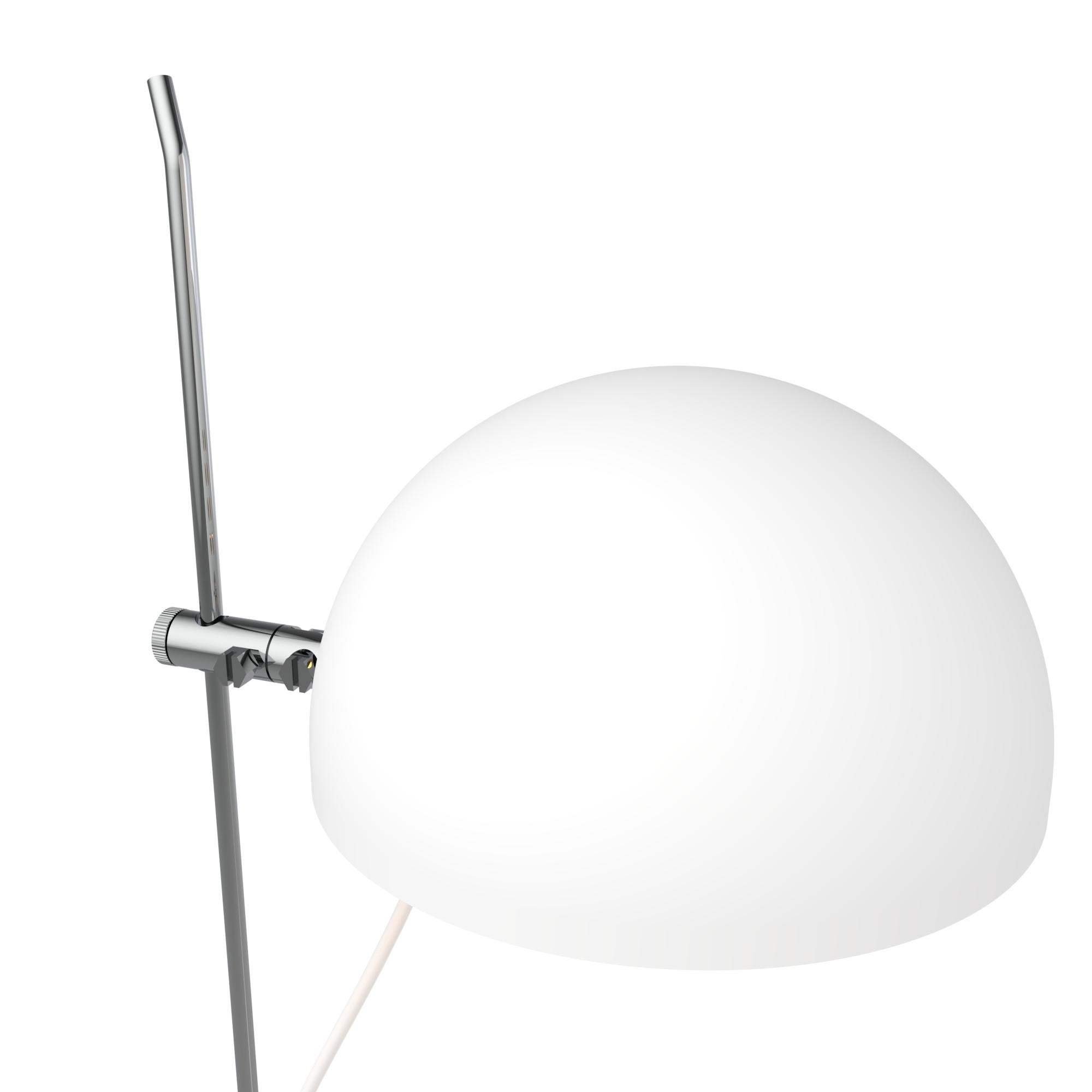 French Alain Richard 'A22f' Task Lamp in White for Disderot For Sale