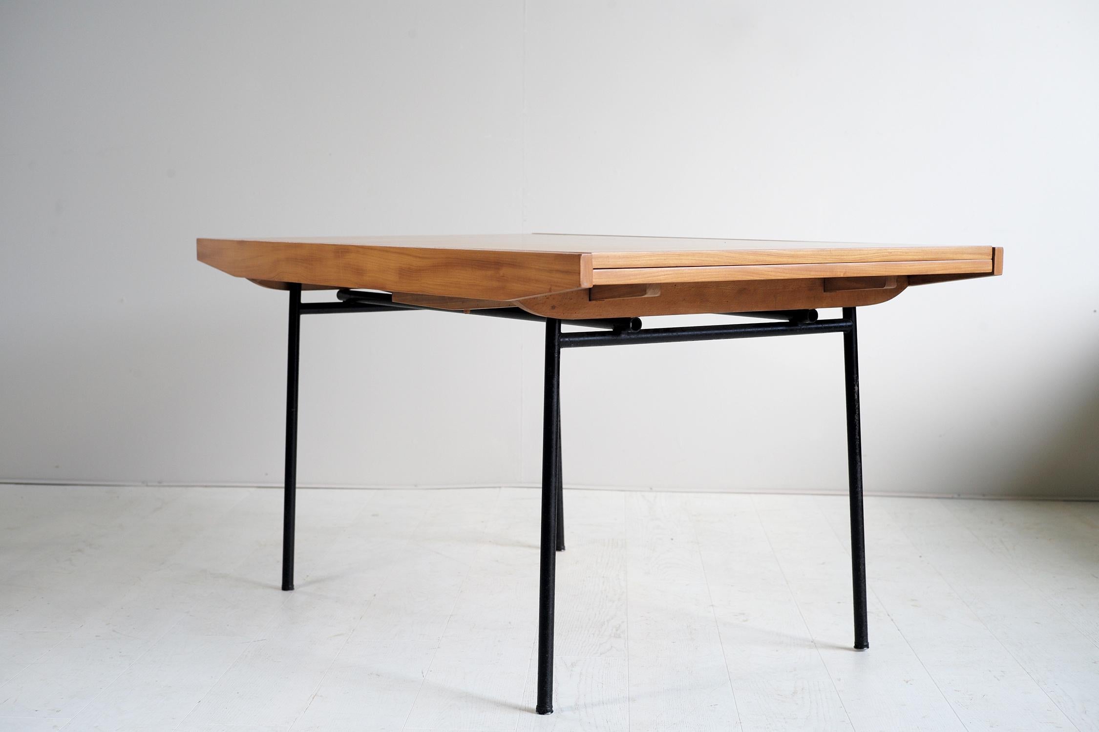 Alain Richard, Cherrywood Table Model 324, Edition Meubles TV, France, 1953 In Good Condition In Catonvielle, FR