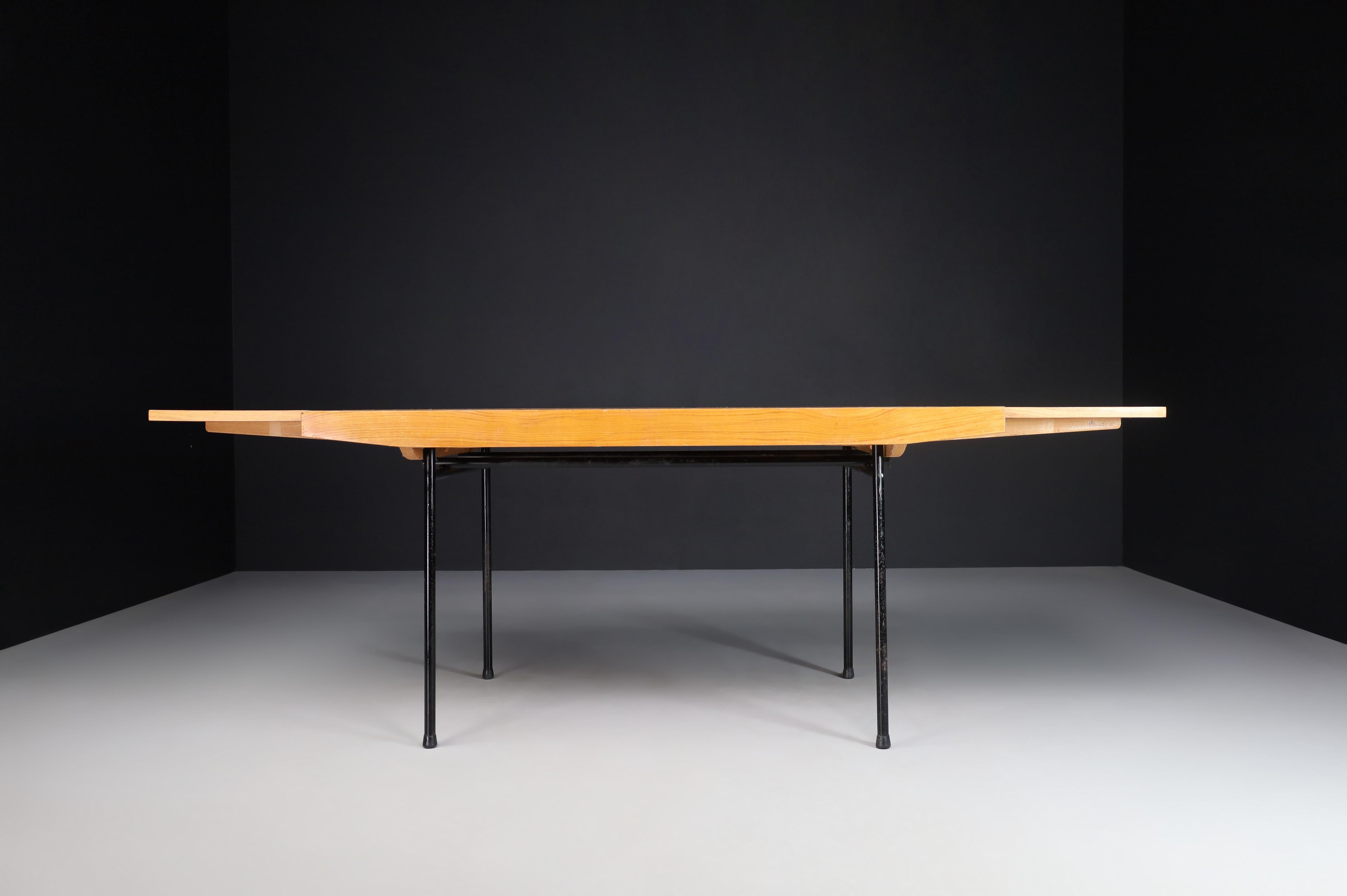 Table à manger « 324 » d'Alain Richard, France, 1953 2