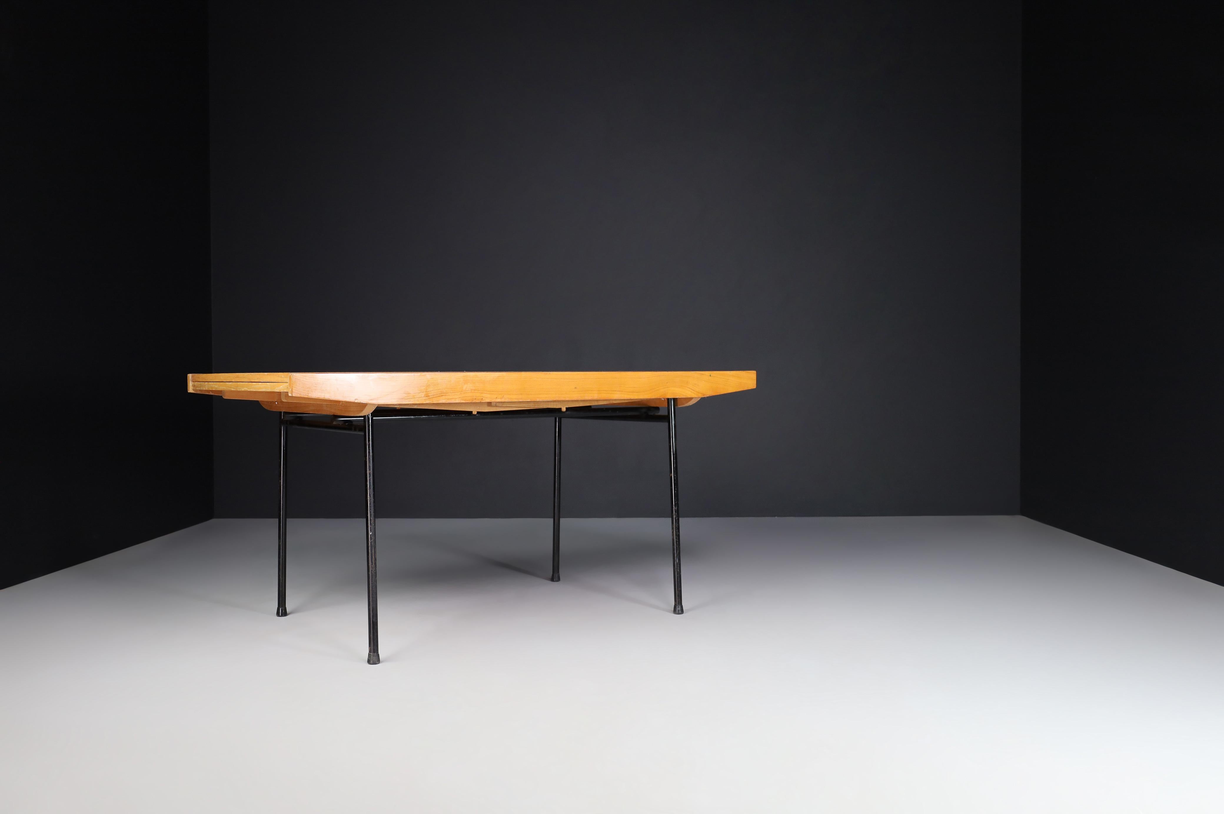 Alain Richard Table à manger 