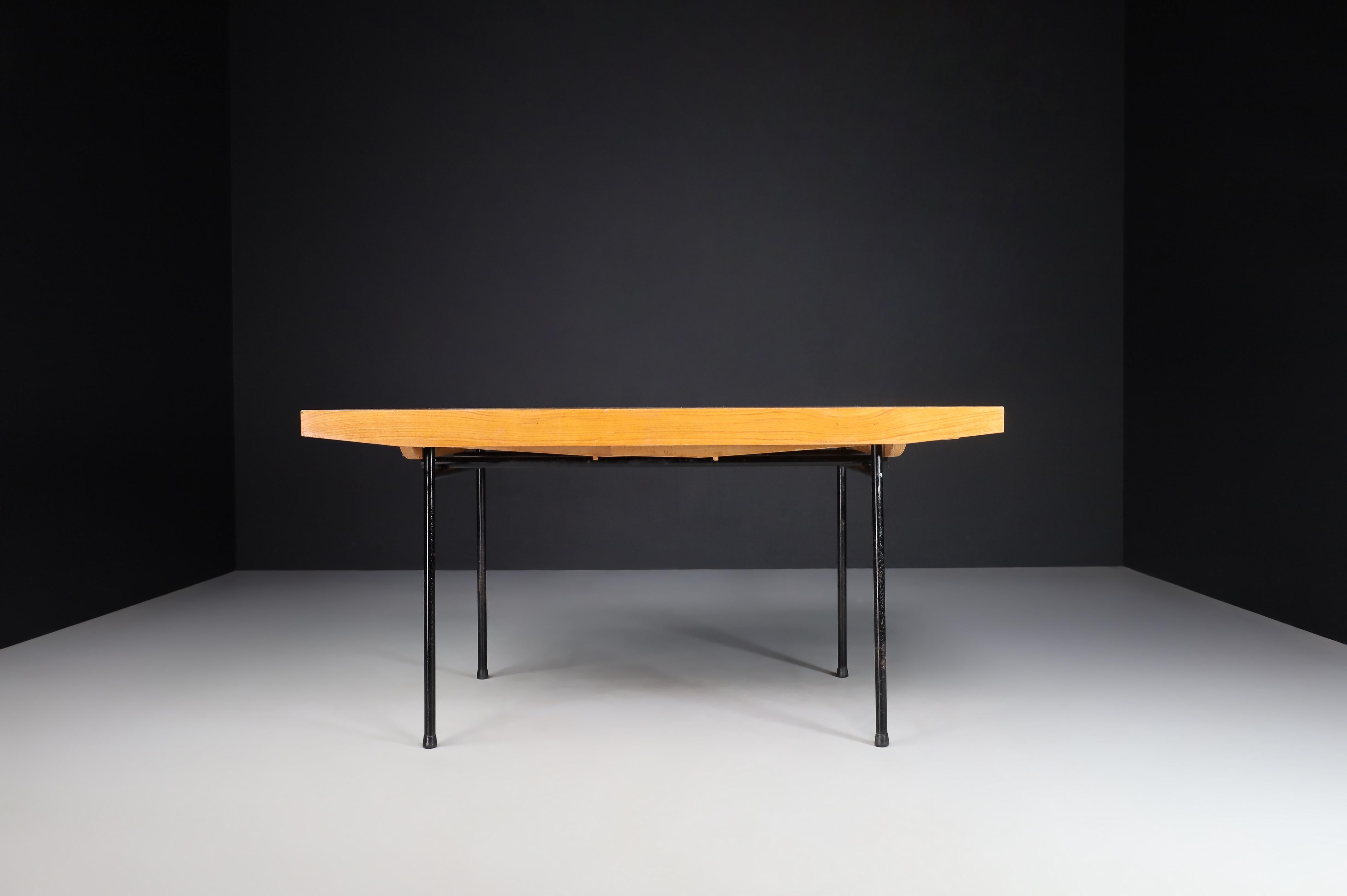 Mid-Century Modern Table à manger « 324 » d'Alain Richard, France, 1953