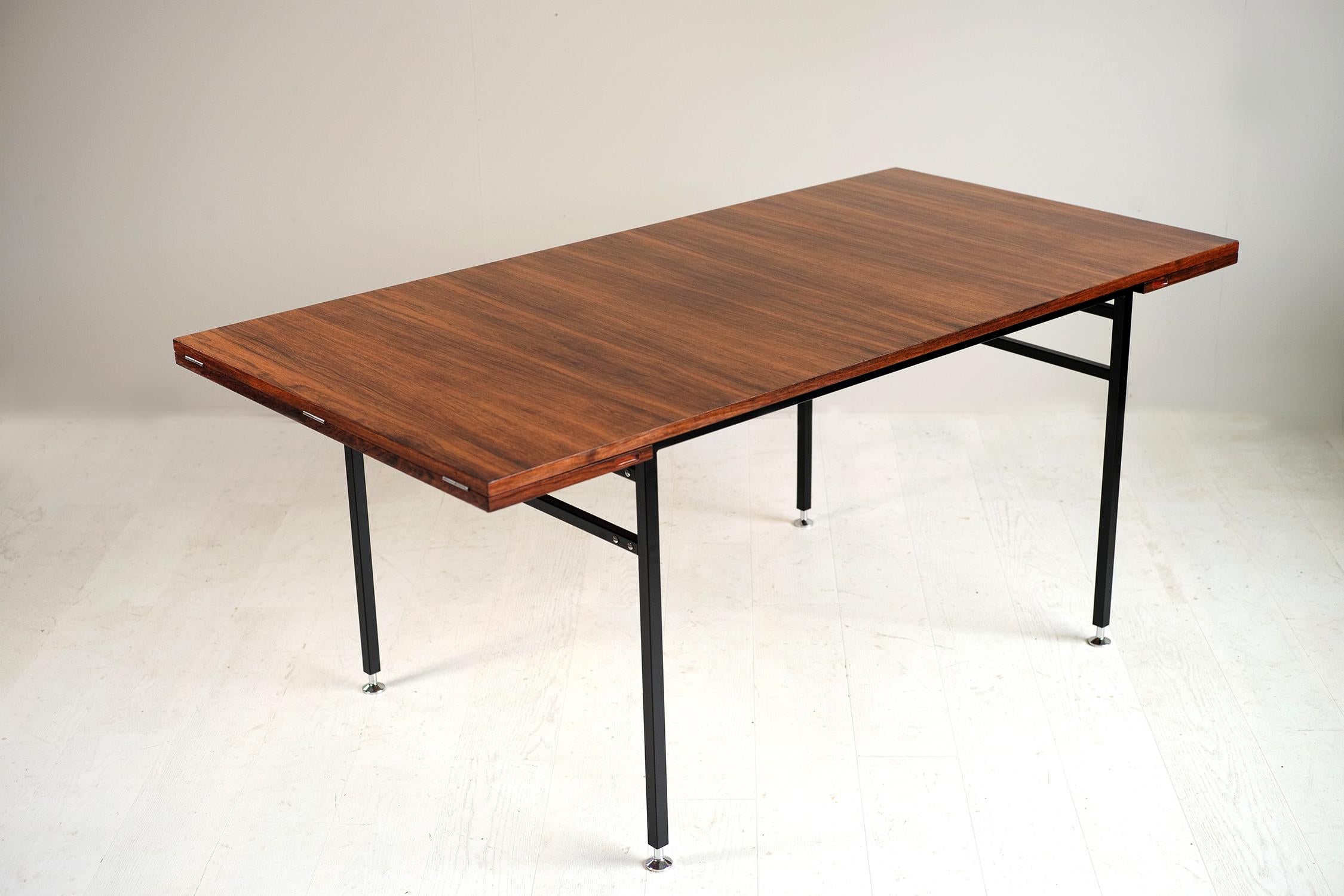 Alain Richard, Rosewood Table, 800 Series, France, 1960 In Good Condition For Sale In Catonvielle, FR