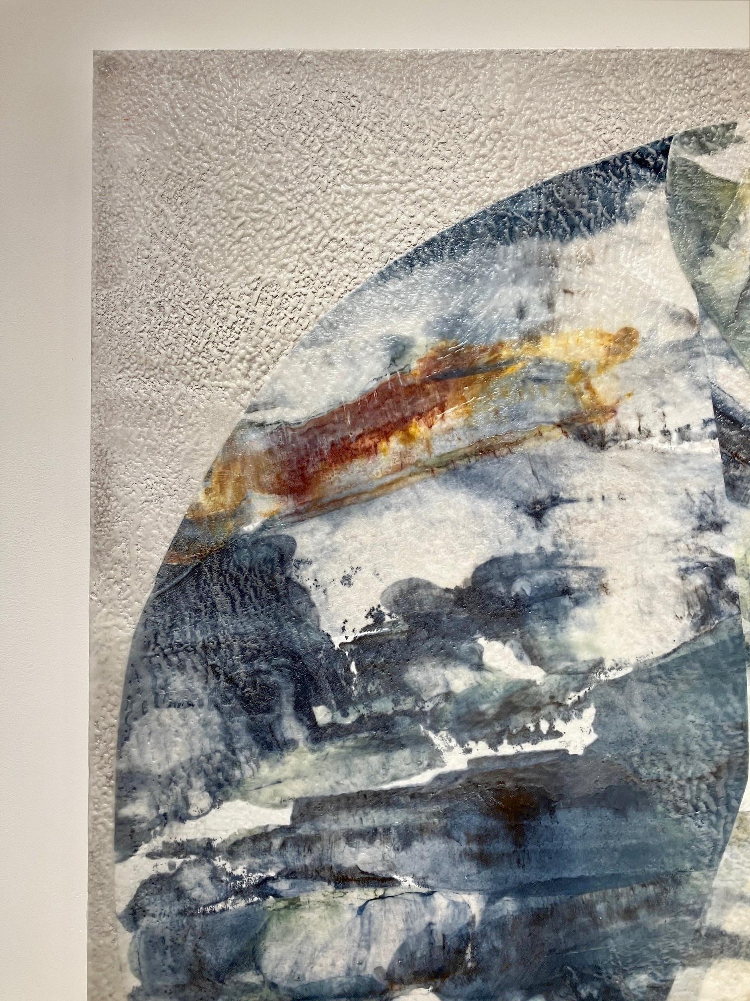 Carbon Gold: Abstraktes Enkaustik-Gemälde in Indigo, Waldgrün und Kupfer im Angebot 4
