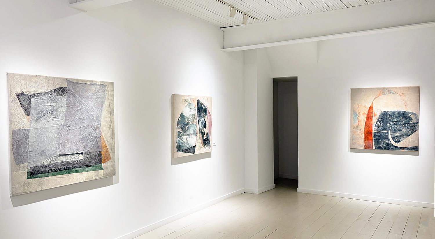 Lineto I (Abstract Encaustic and Collage Painting on Linen) For Sale 4