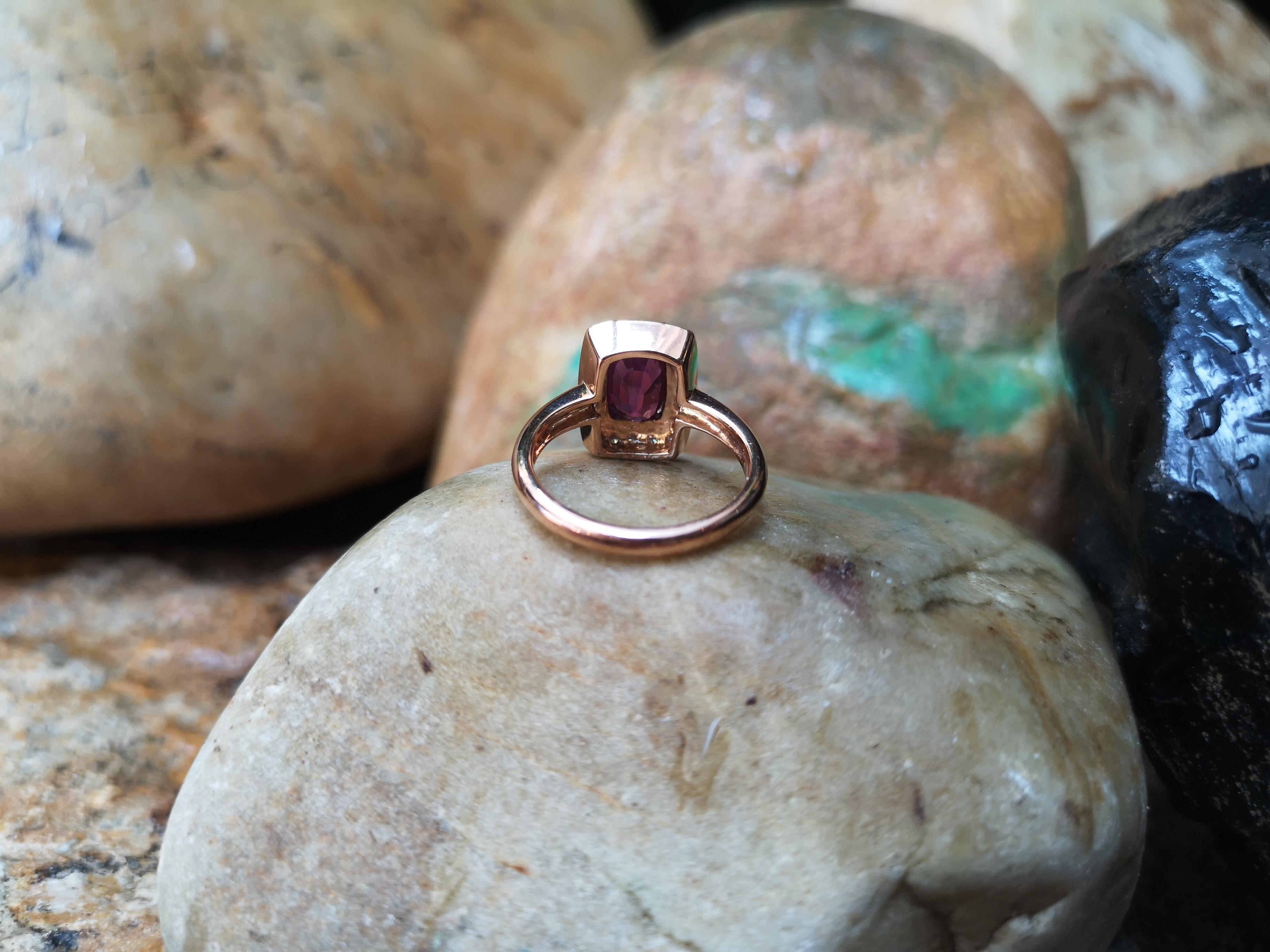 Alamandite Garnet with Diamond Ring Set in 18 Karat Rose Gold Settings In New Condition For Sale In Bangkok, TH