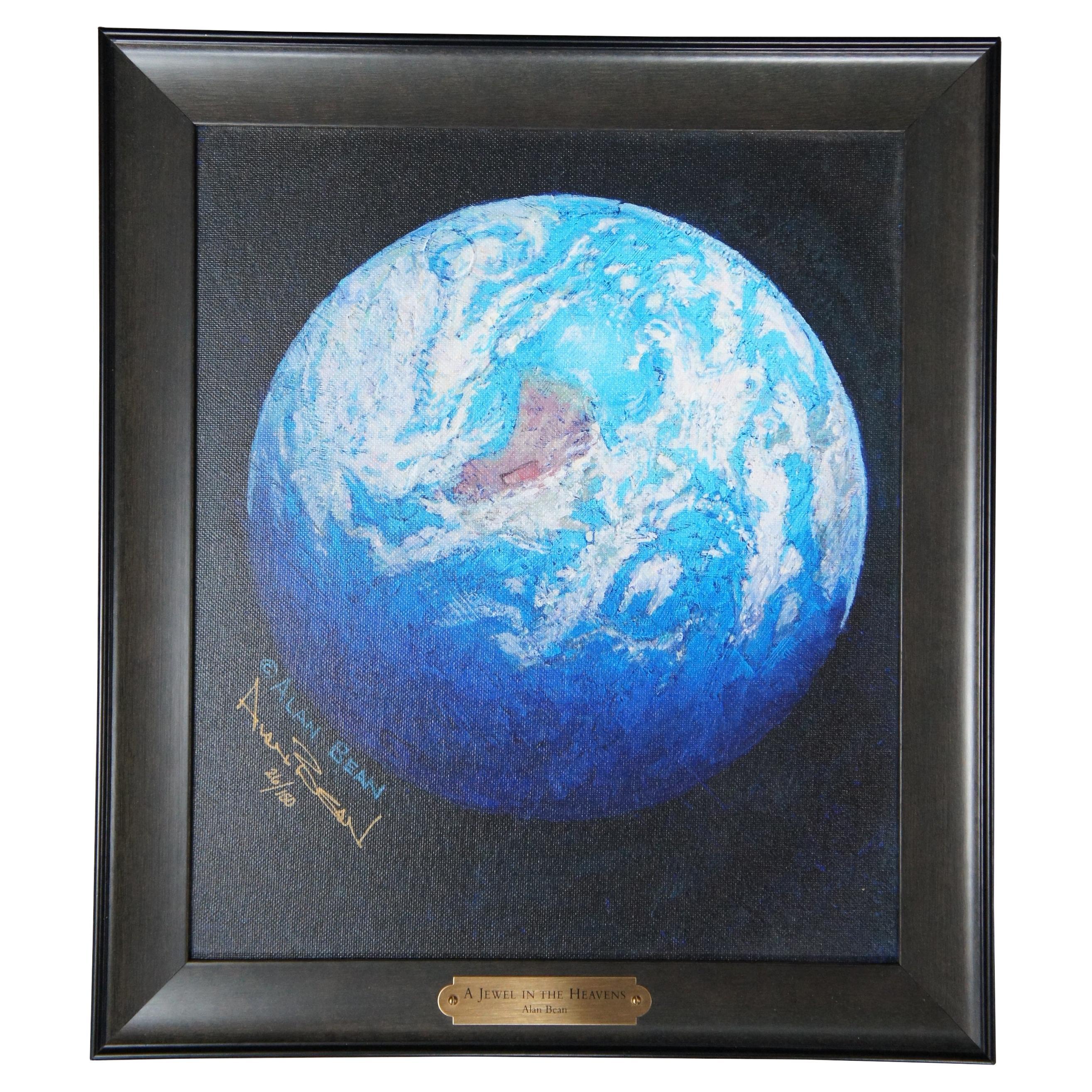 Alan Bean Un Jewell dans les Cieux La Terre vue de l'A Space Giclée sur Toile 17" en vente