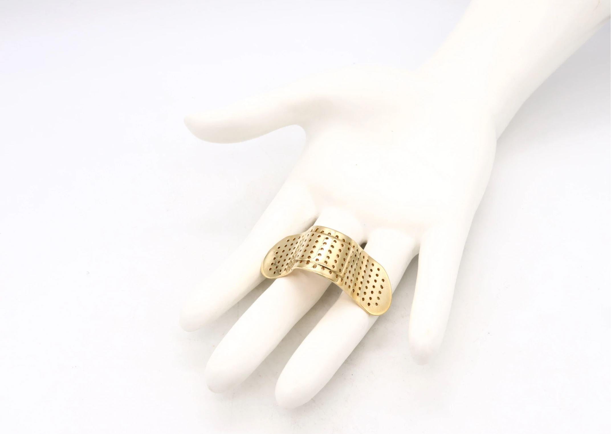 Alan Crocetti 2014 Skulpturaler unscheinbarer Ring aus 18 Karat Gelbgold Vermeil auf Sterling im Angebot 2