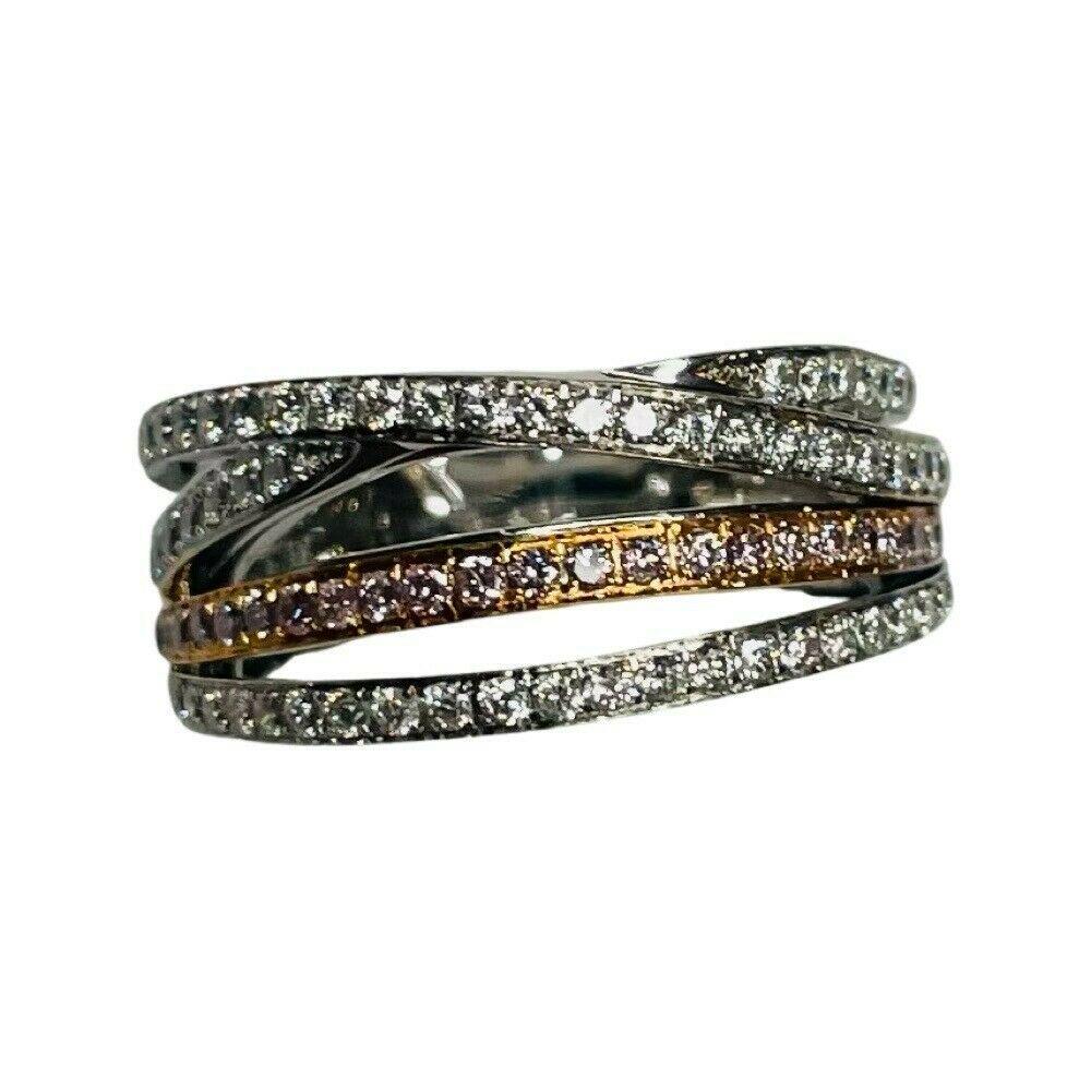 Alan Friedman Ring aus 18 Karat Weiß- und Roségold mit weißen und naturfarbenen, intensiven, rosa Diamanten. Es gibt 29 naturfarbene, intensiv rosafarbene Diamanten, die in 18 Karat Roségold gefasst sind und ein Gesamtgewicht von 0,22 Karat haben.