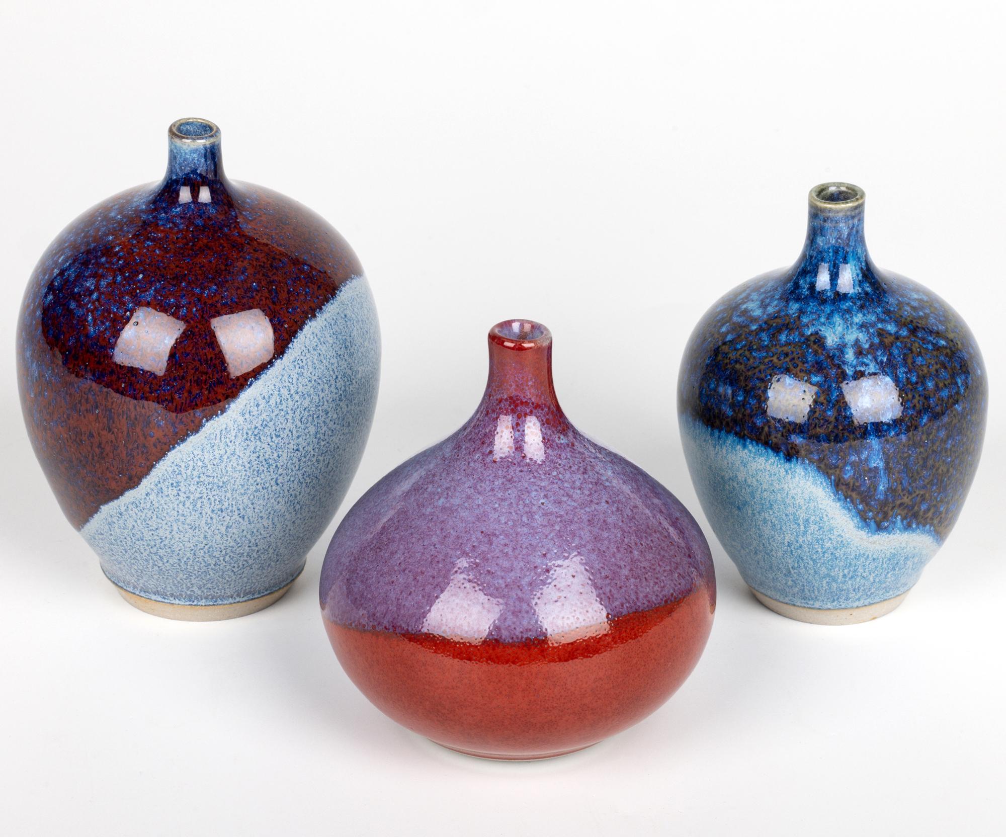 Vasi a bottiglia Alan White Dartington Trio Studio Pottery con smaltatura a macchia d'olio in vendita 10