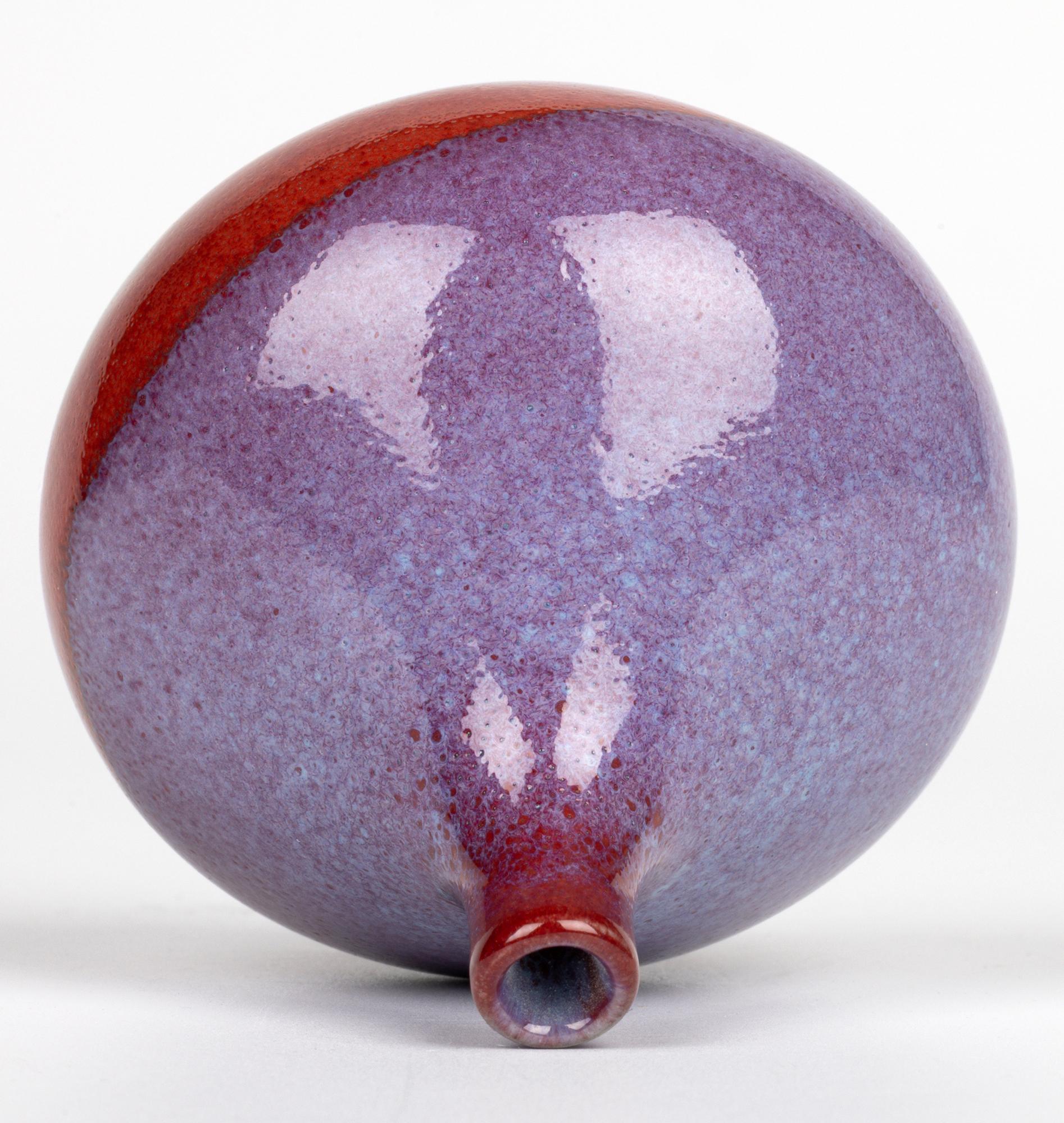 Vasi a bottiglia Alan White Dartington Trio Studio Pottery con smaltatura a macchia d'olio in vendita 11
