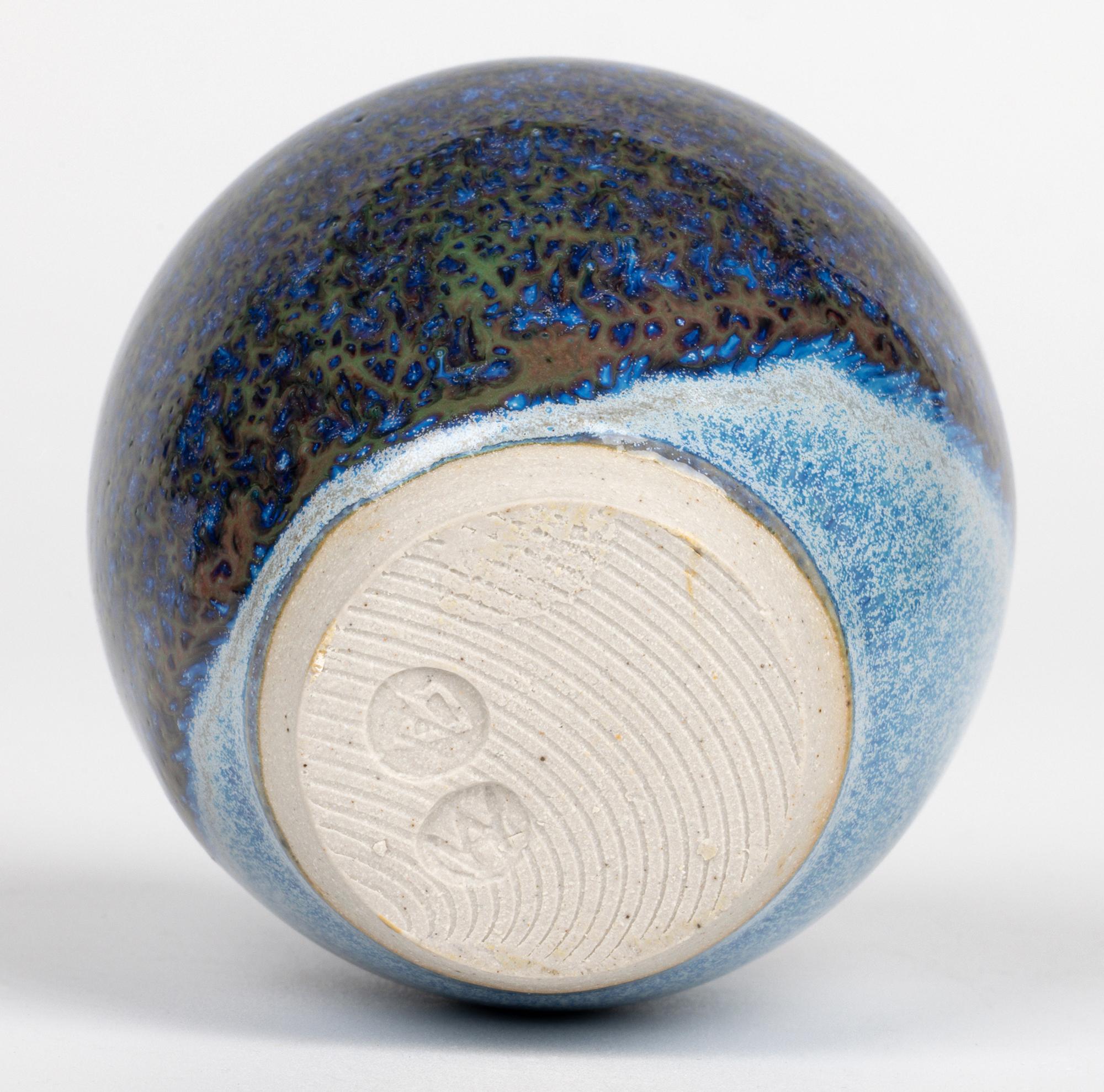 Moderno Vasi a bottiglia Alan White Dartington Trio Studio Pottery con smaltatura a macchia d'olio in vendita