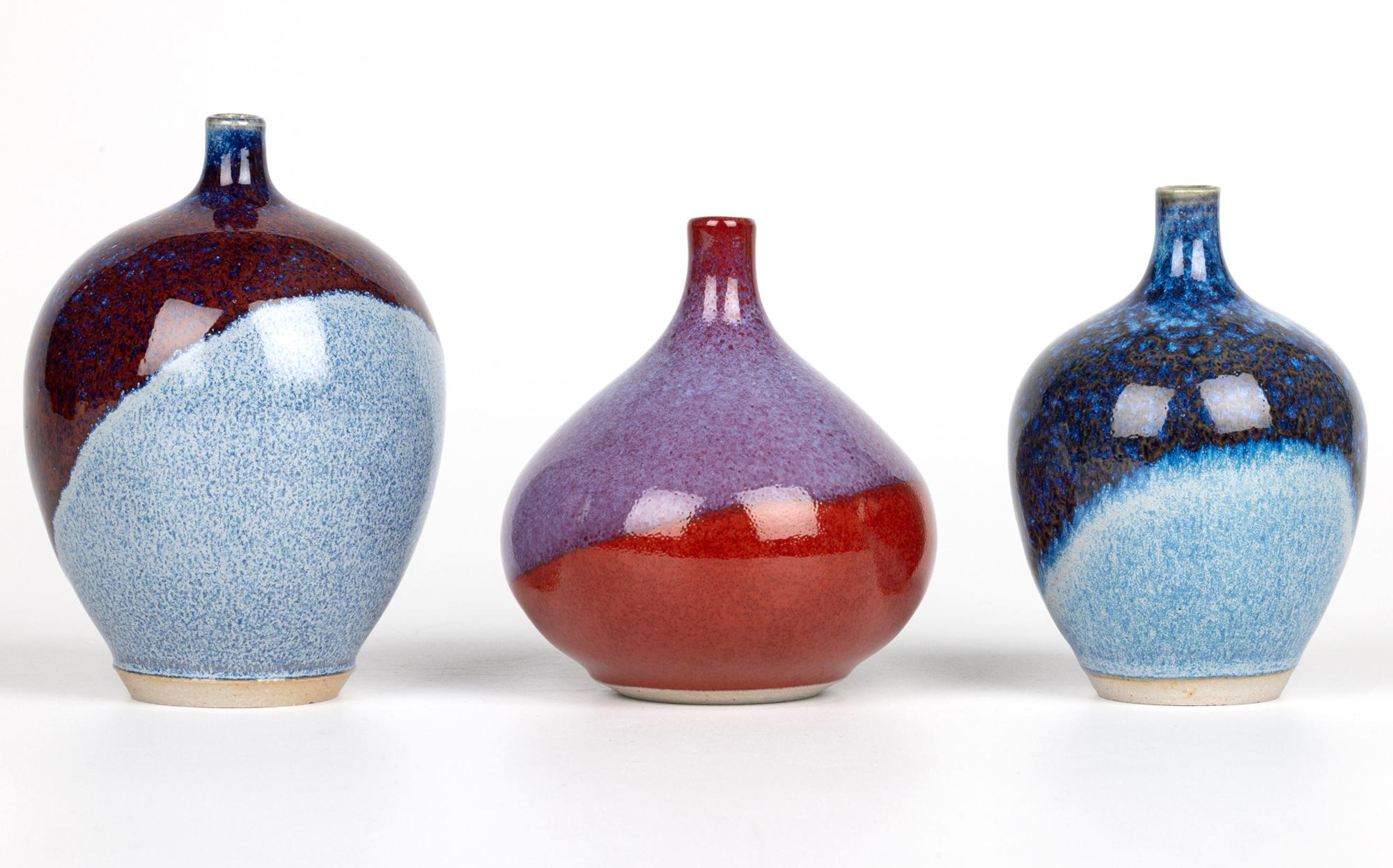 XX secolo Vasi a bottiglia Alan White Dartington Trio Studio Pottery con smaltatura a macchia d'olio in vendita