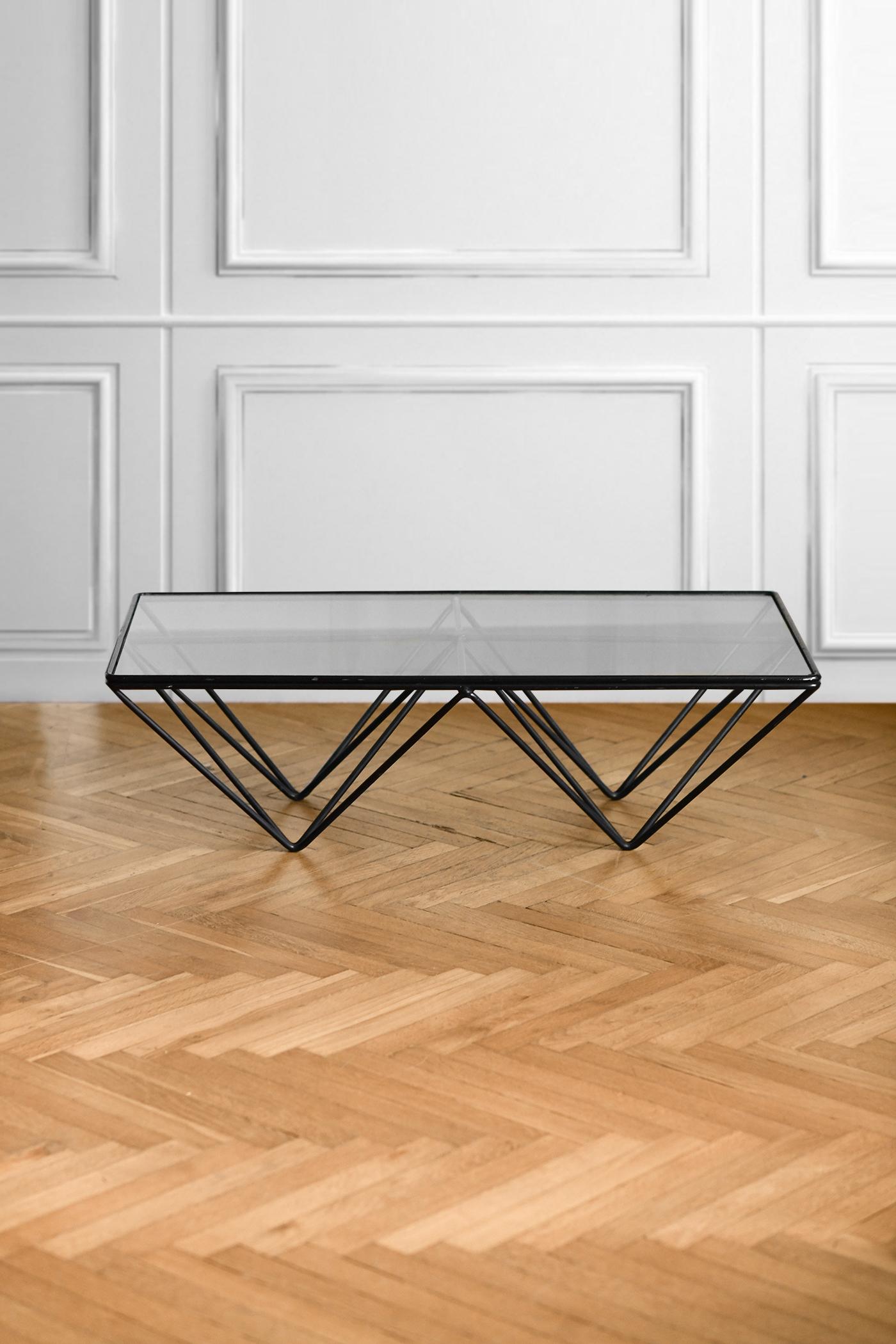 Table basse Alanda par Paolo Piva pour B&B Italia, 1980
Dimensions 120 L x 30,5 H x 60 D cm